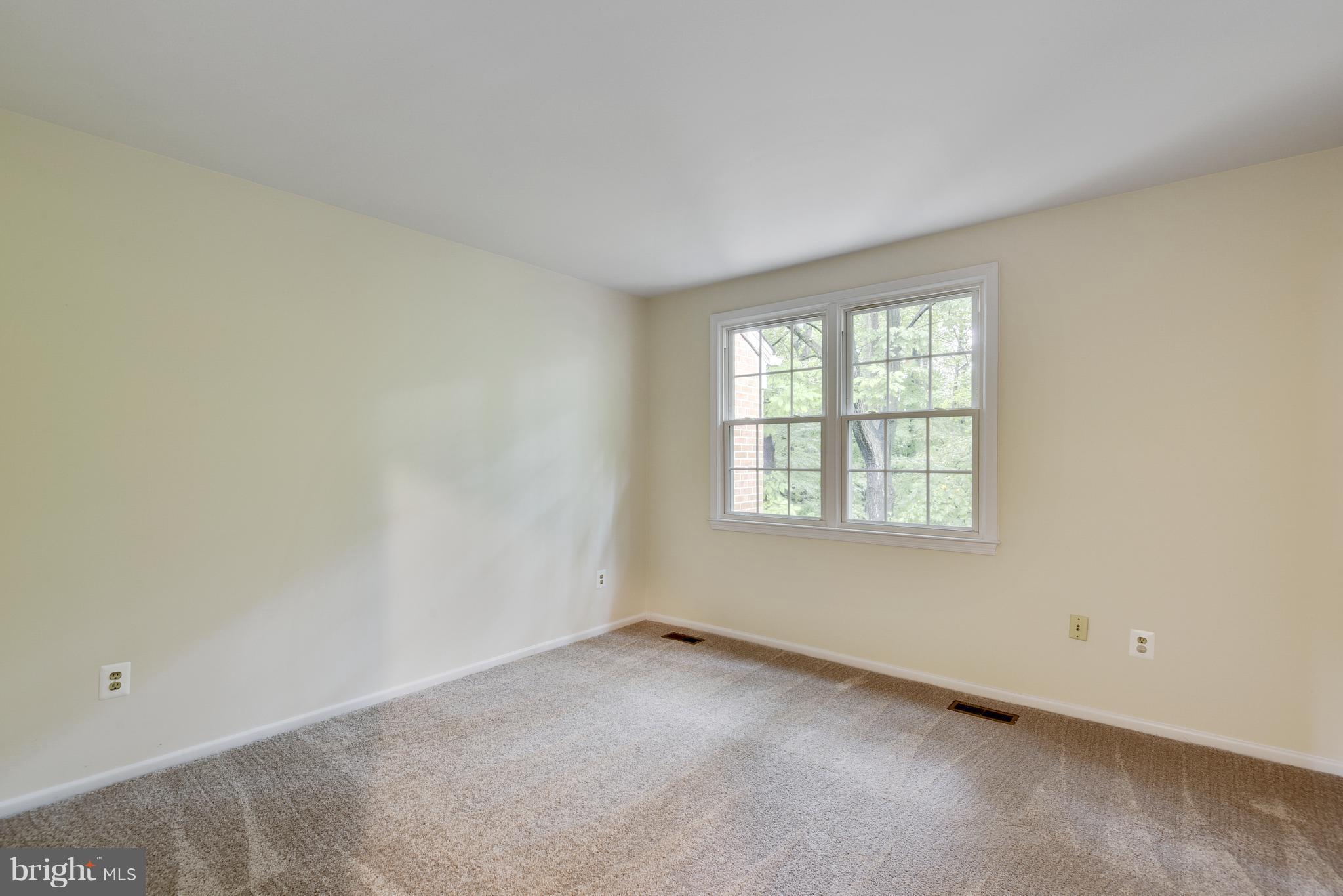 LAKE BRADDOCK - Residential