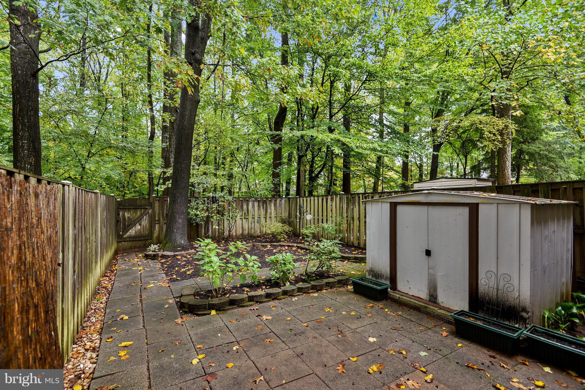 LAKE BRADDOCK - Residential