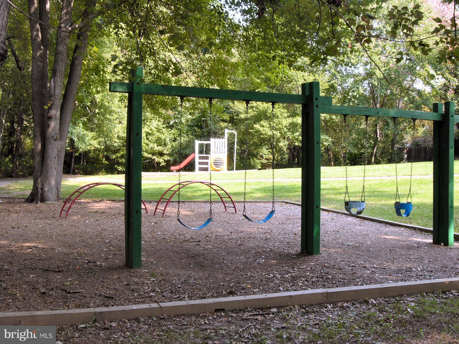 LAKE BRADDOCK - Residential