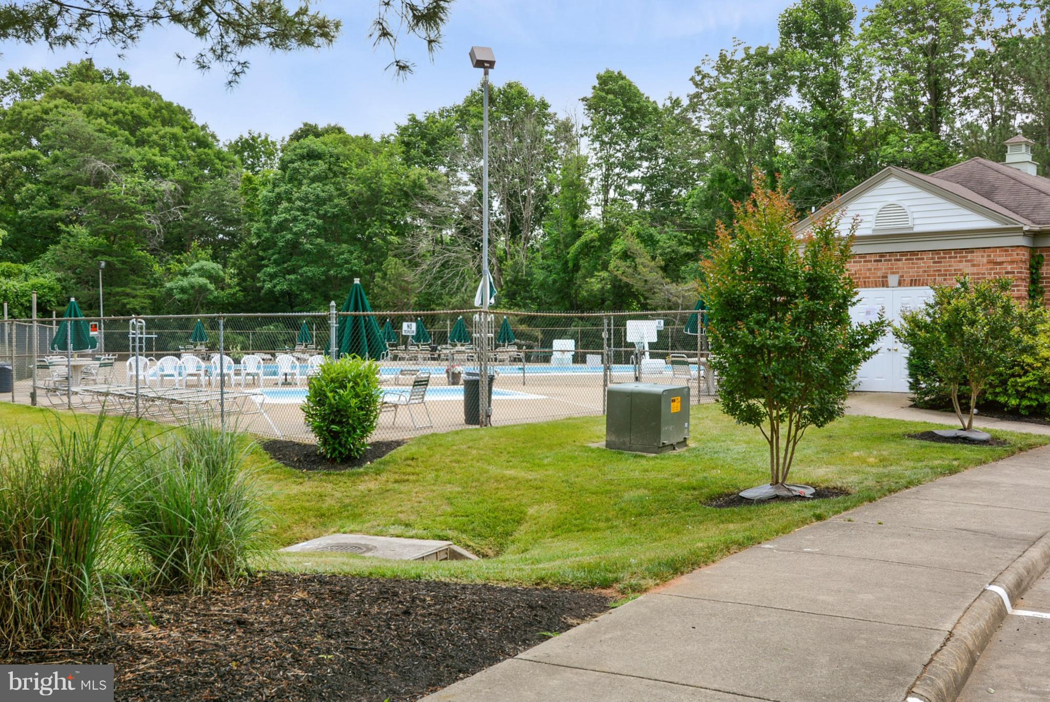 LAKE BRADDOCK - Residential