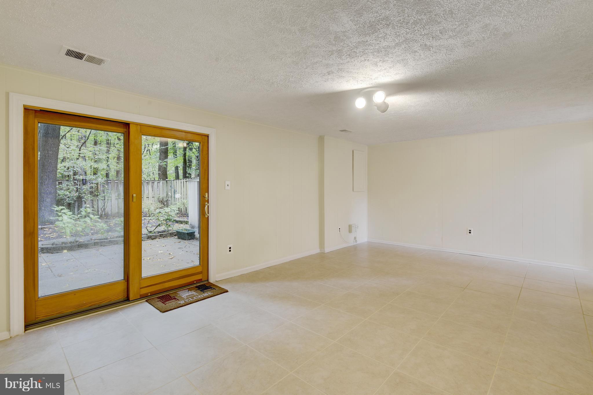 LAKE BRADDOCK - Residential