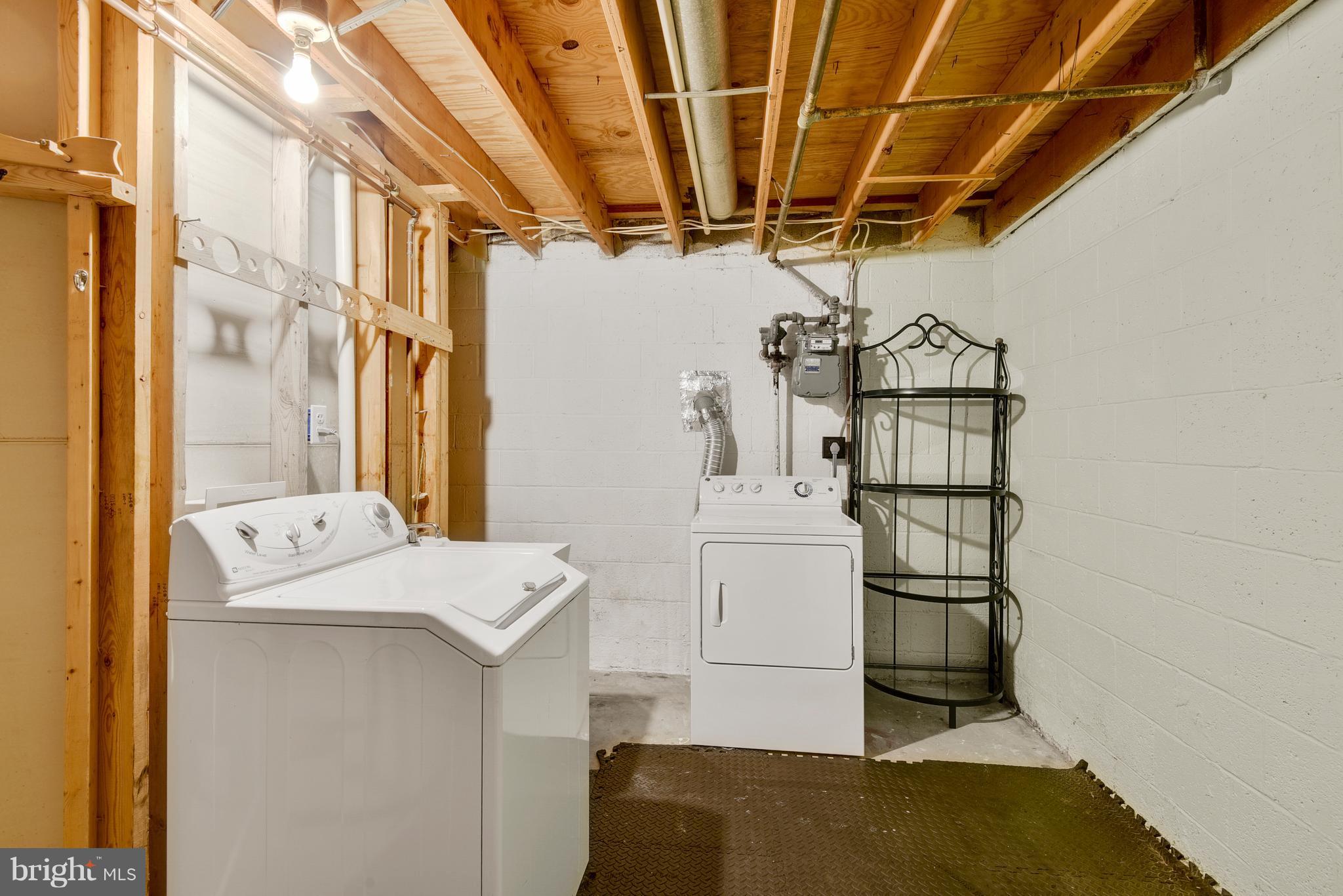 LAKE BRADDOCK - Residential