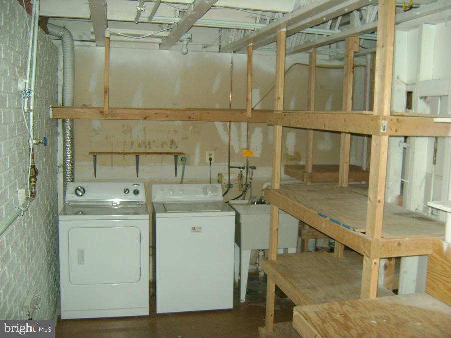 COUNTRYSIDE - Residential