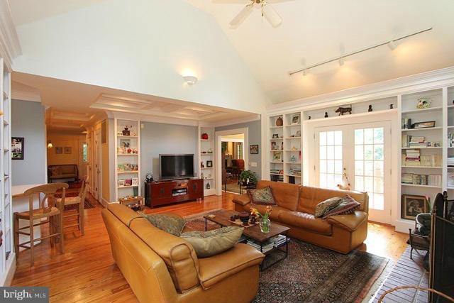 FAWCETT FARMS - Residential