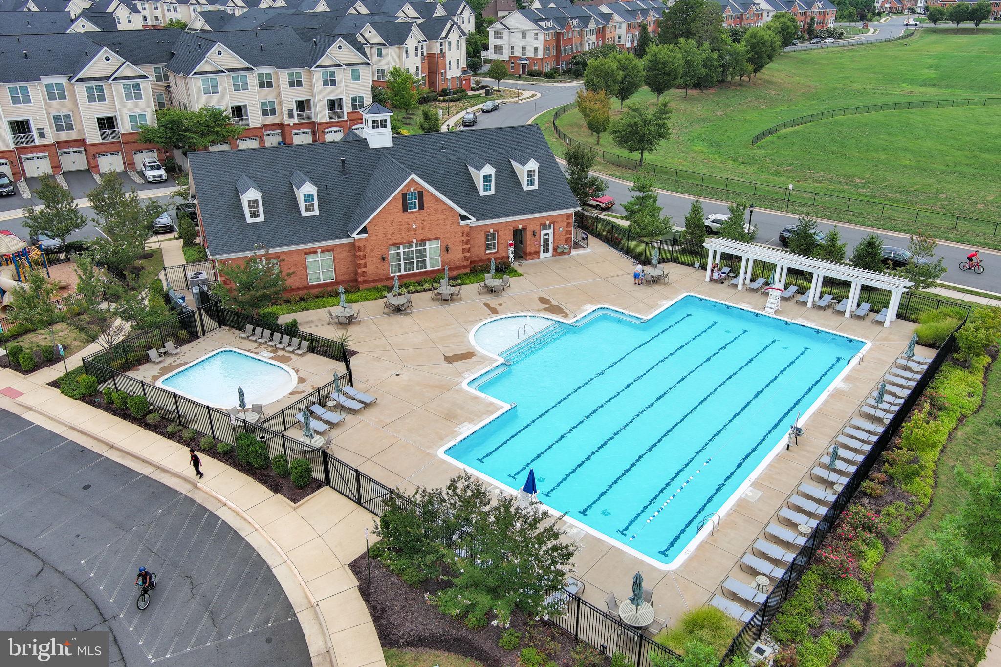 RIDGES AT LOUDOUN VALLEY - Residential