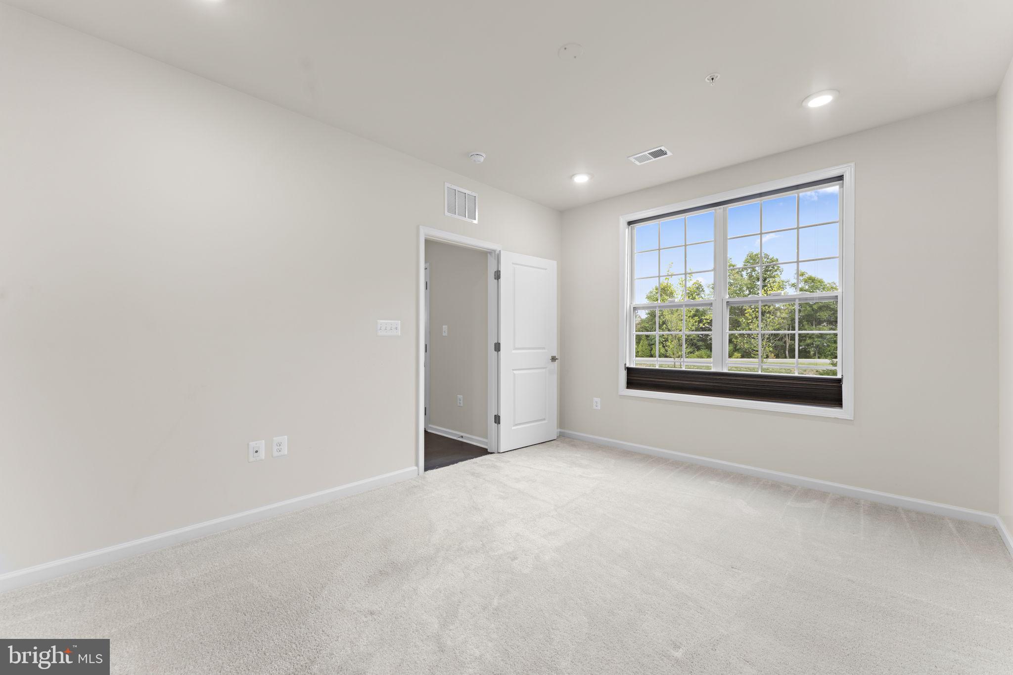 RIDGES AT LOUDOUN VALLEY - Residential