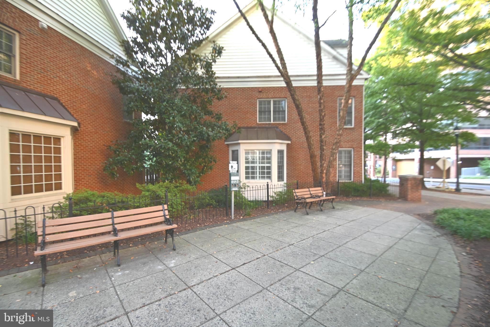 SILVER SPRING - Residential Lease