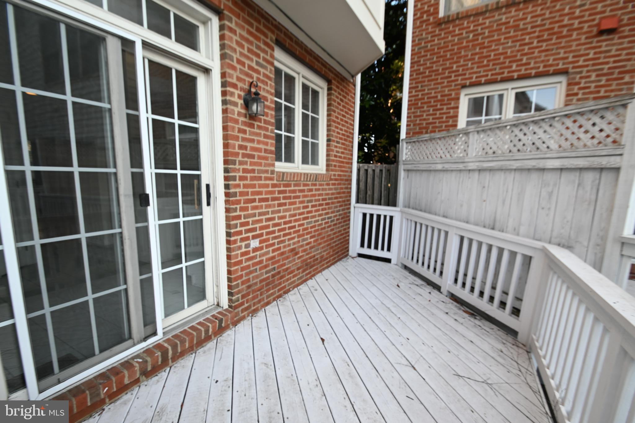 SILVER SPRING - Residential Lease