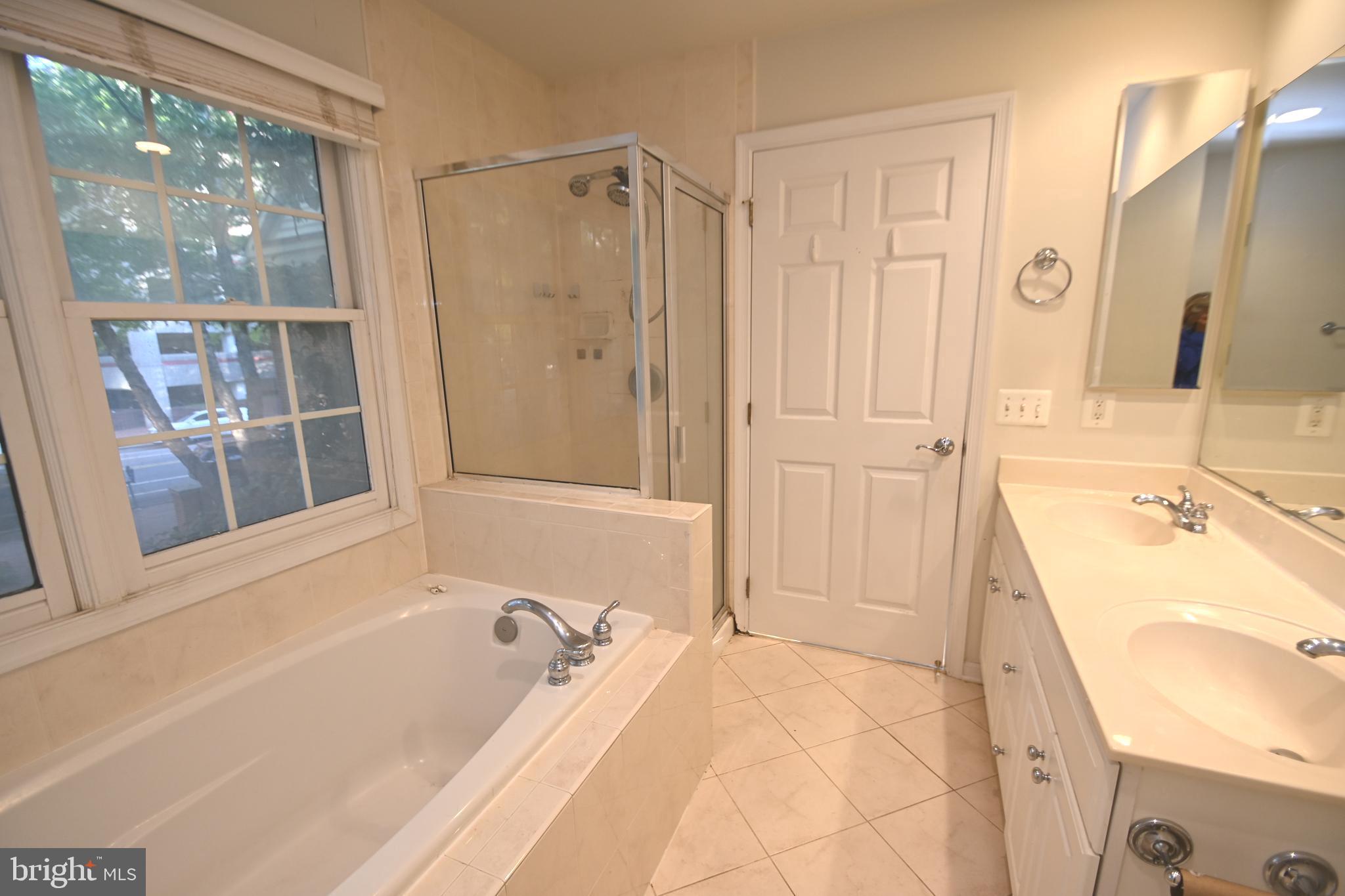 SILVER SPRING - Residential Lease