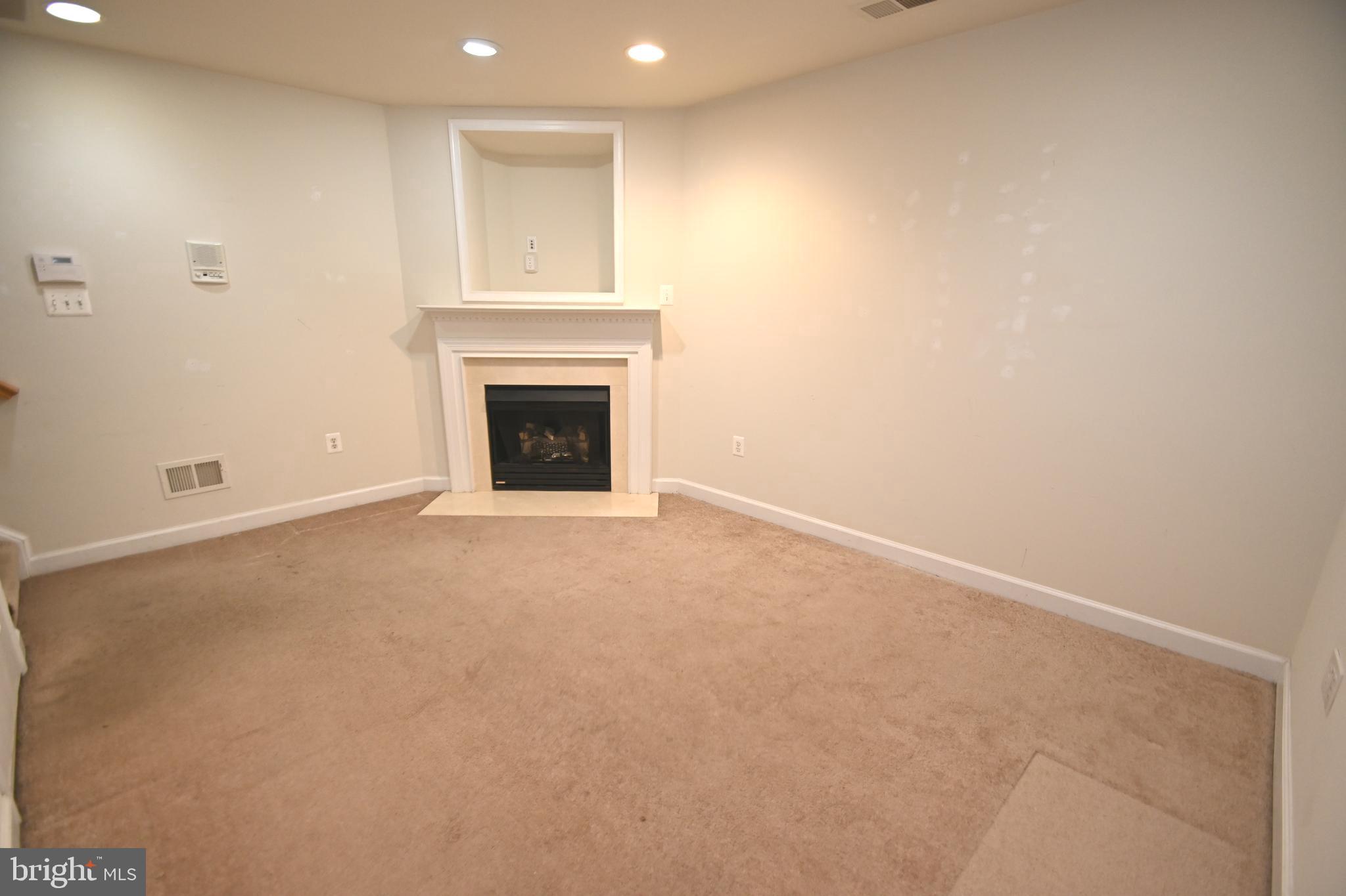 SILVER SPRING - Residential Lease