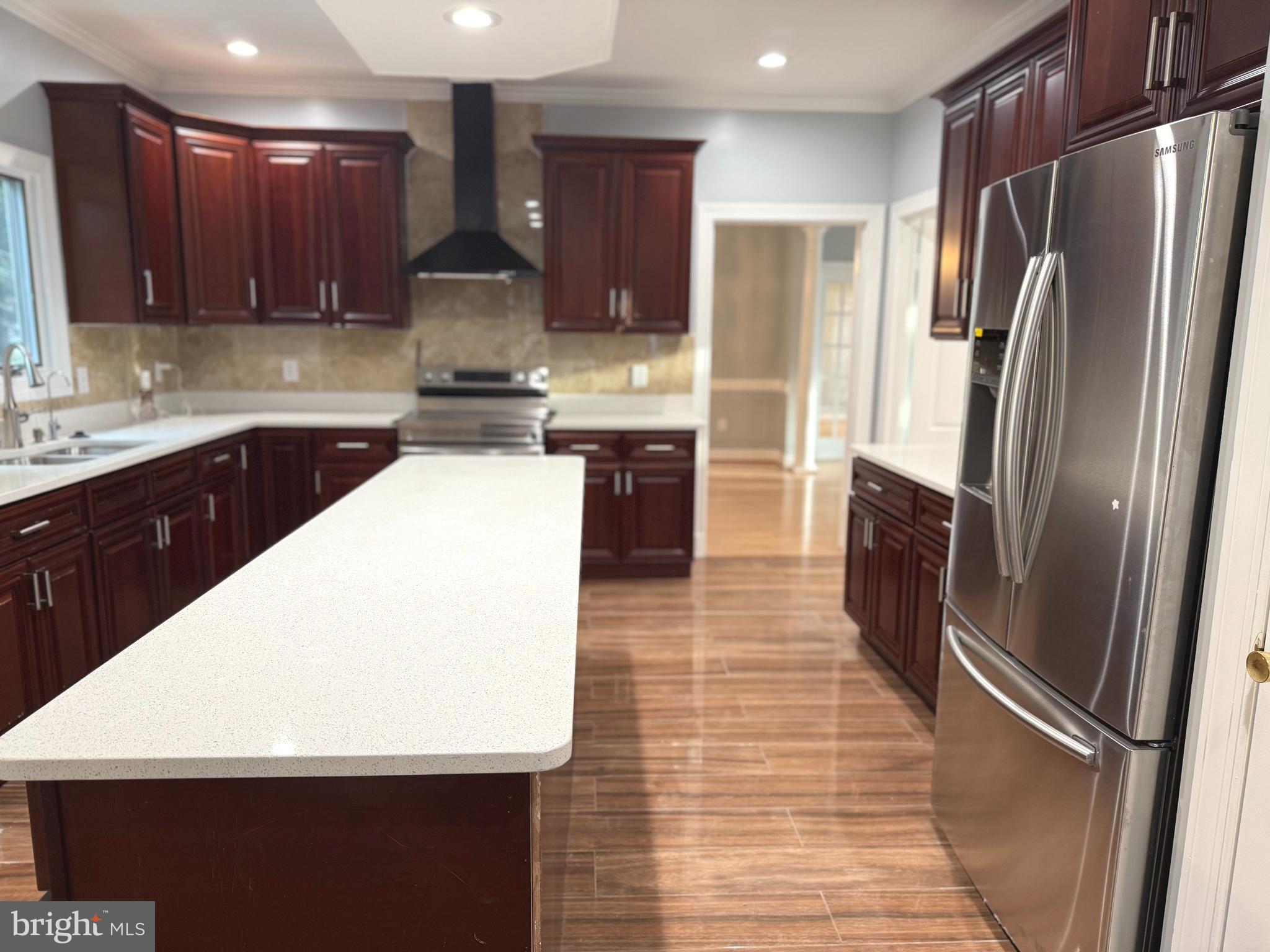 ROSE HILL FALLS - Residential