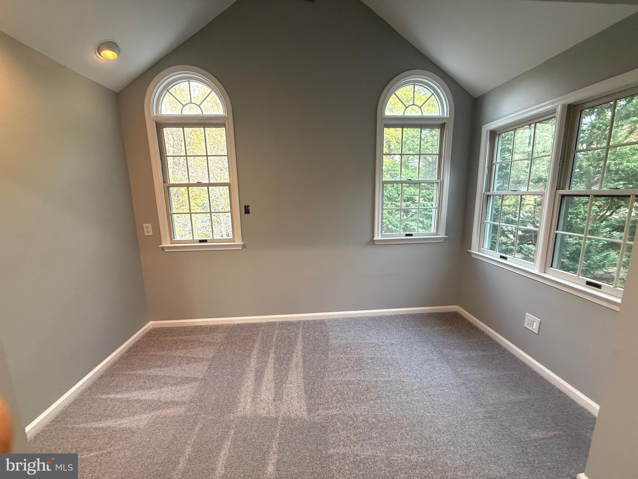 ROSE HILL FALLS - Residential