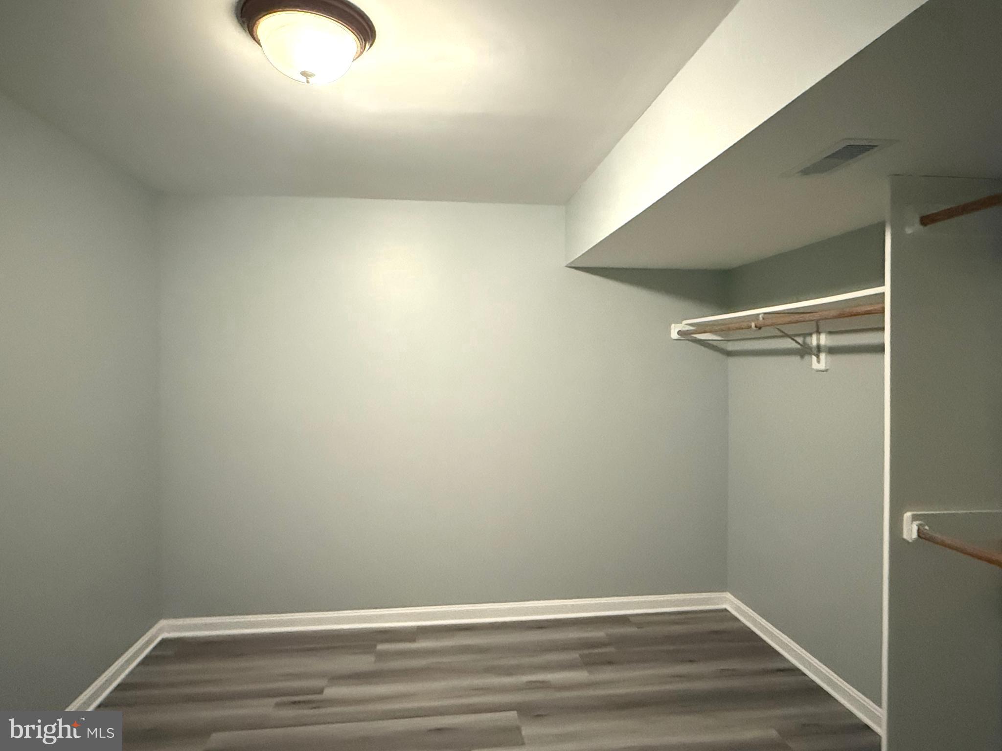 ROSE HILL FALLS - Residential