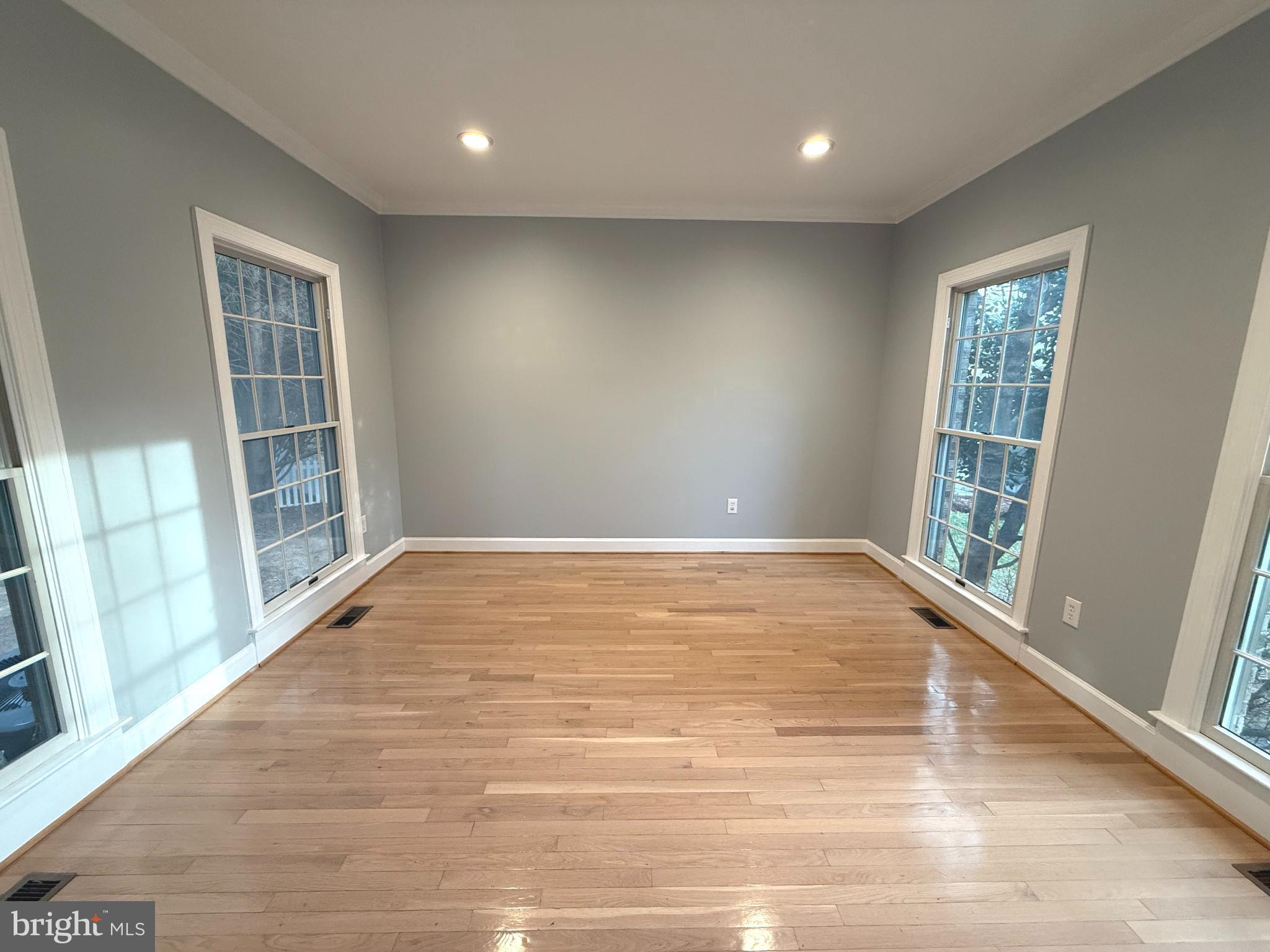 ROSE HILL FALLS - Residential