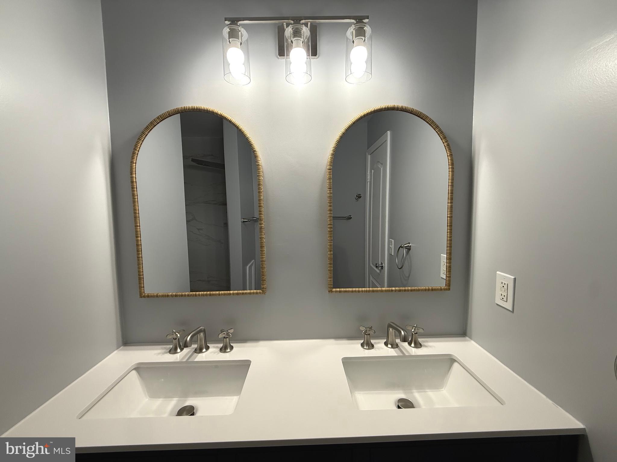 ROSE HILL FALLS - Residential