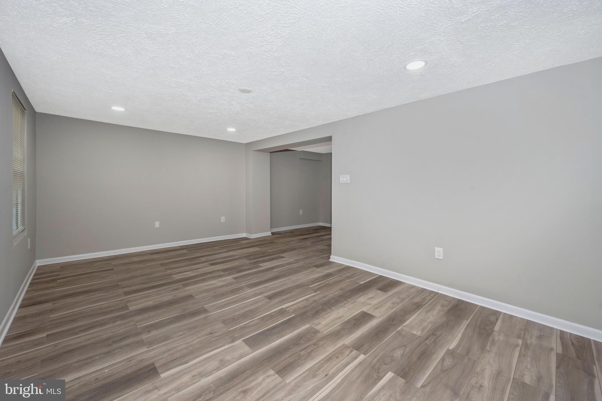 SILVER SPRING CNTRY CLUB - Residential