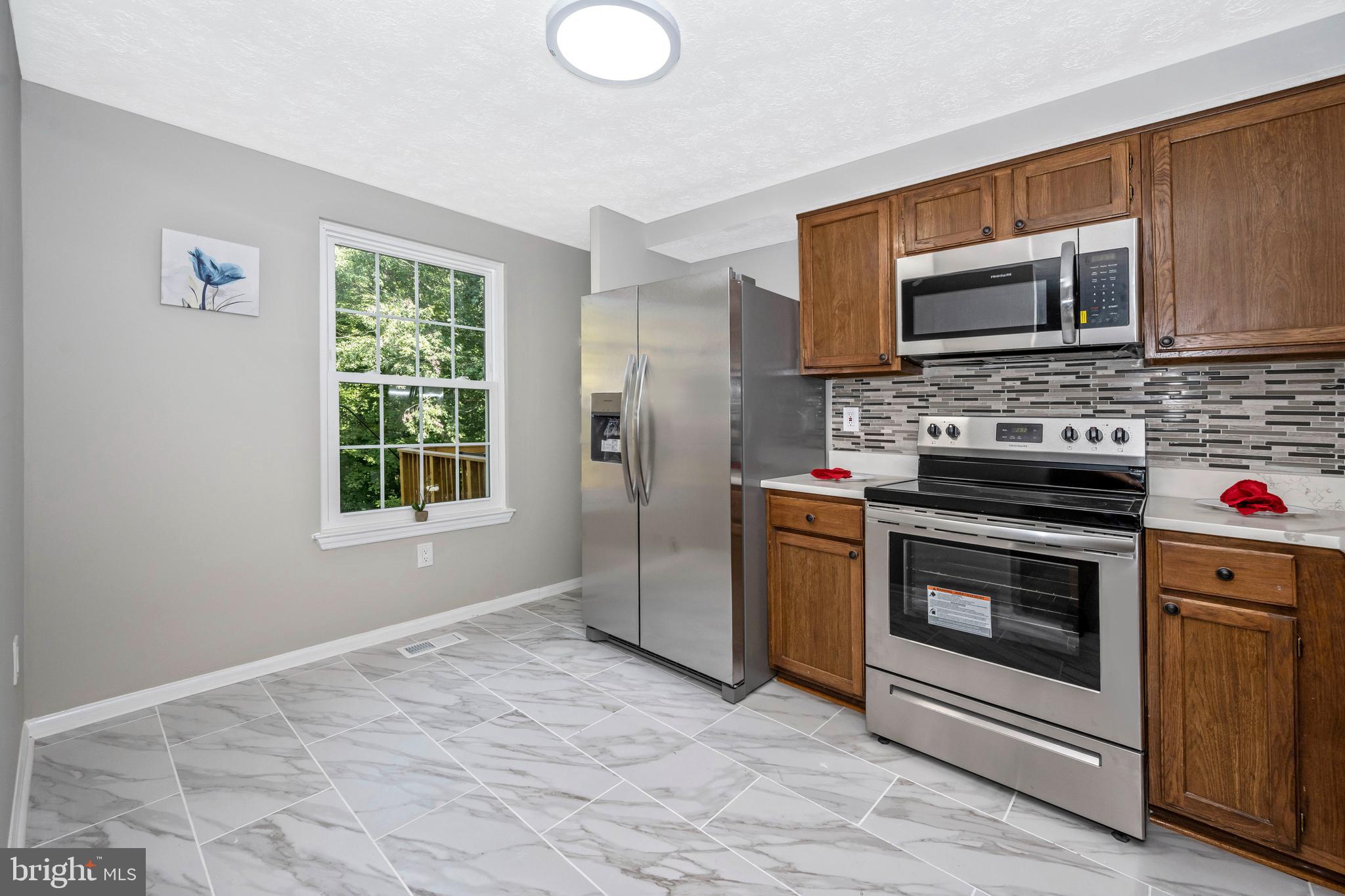 SILVER SPRING CNTRY CLUB - Residential