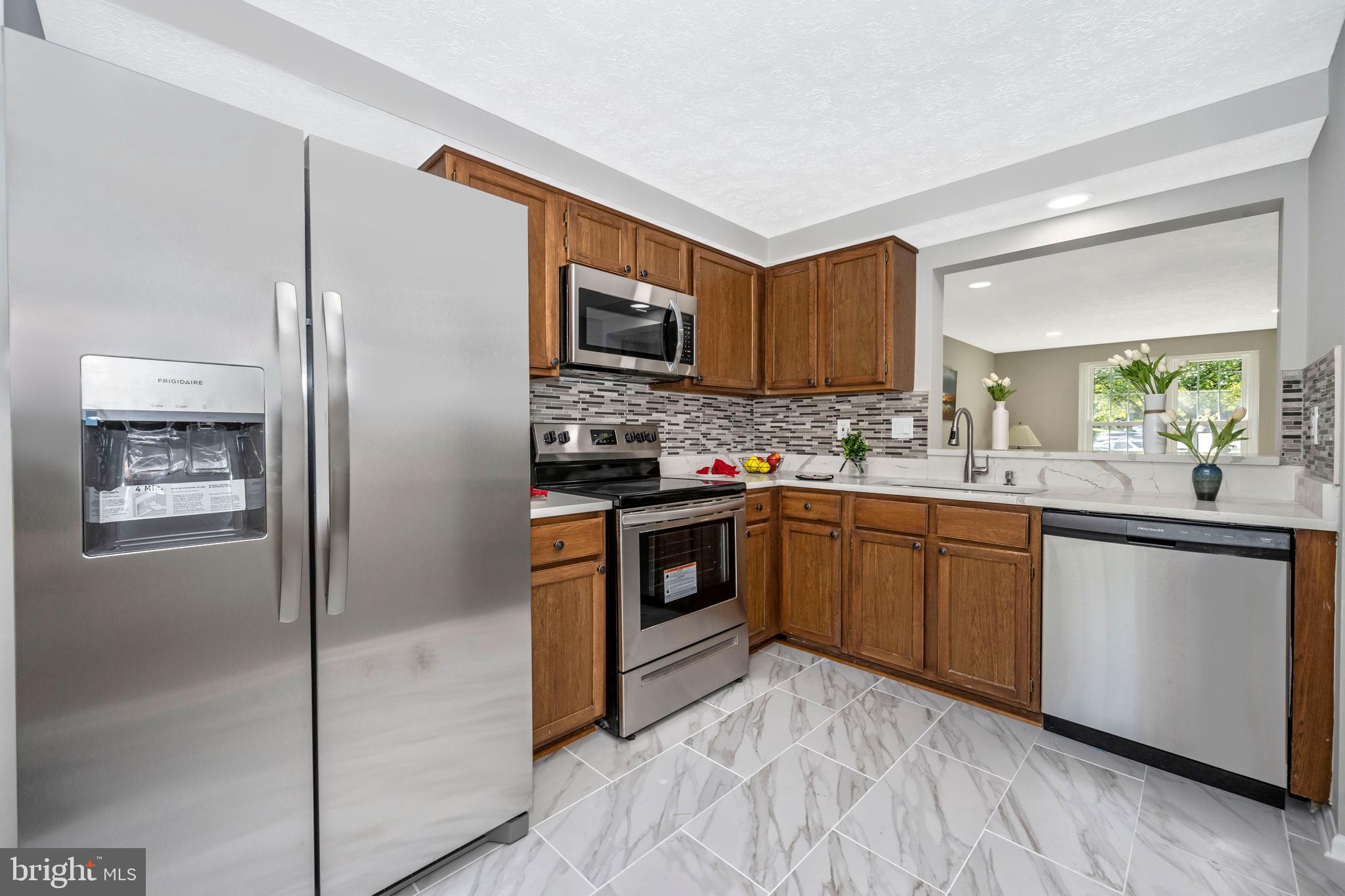 SILVER SPRING CNTRY CLUB - Residential