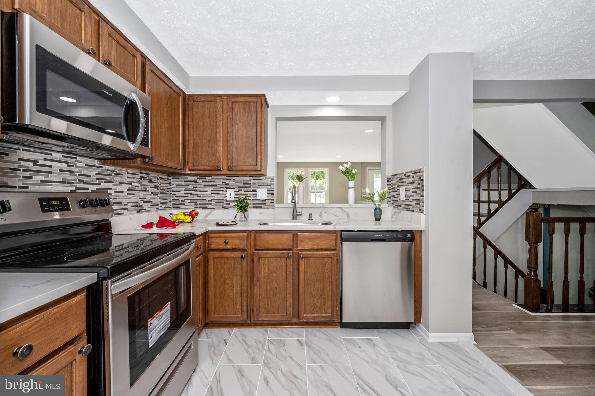 SILVER SPRING CNTRY CLUB - Residential