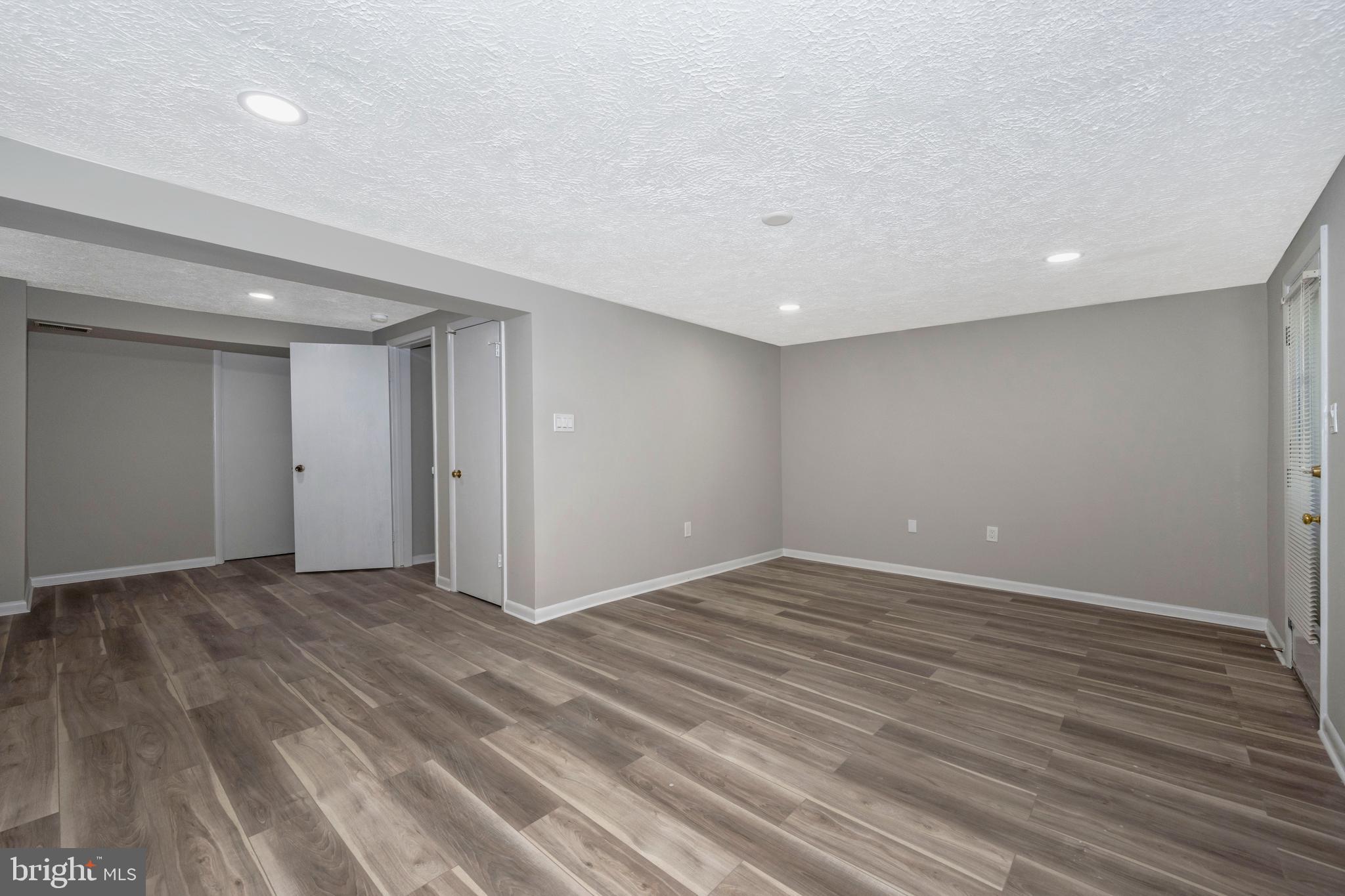 SILVER SPRING CNTRY CLUB - Residential