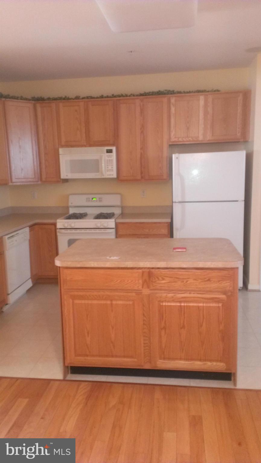 LANDOVER MEWS-PLAT FIVE> - Residential