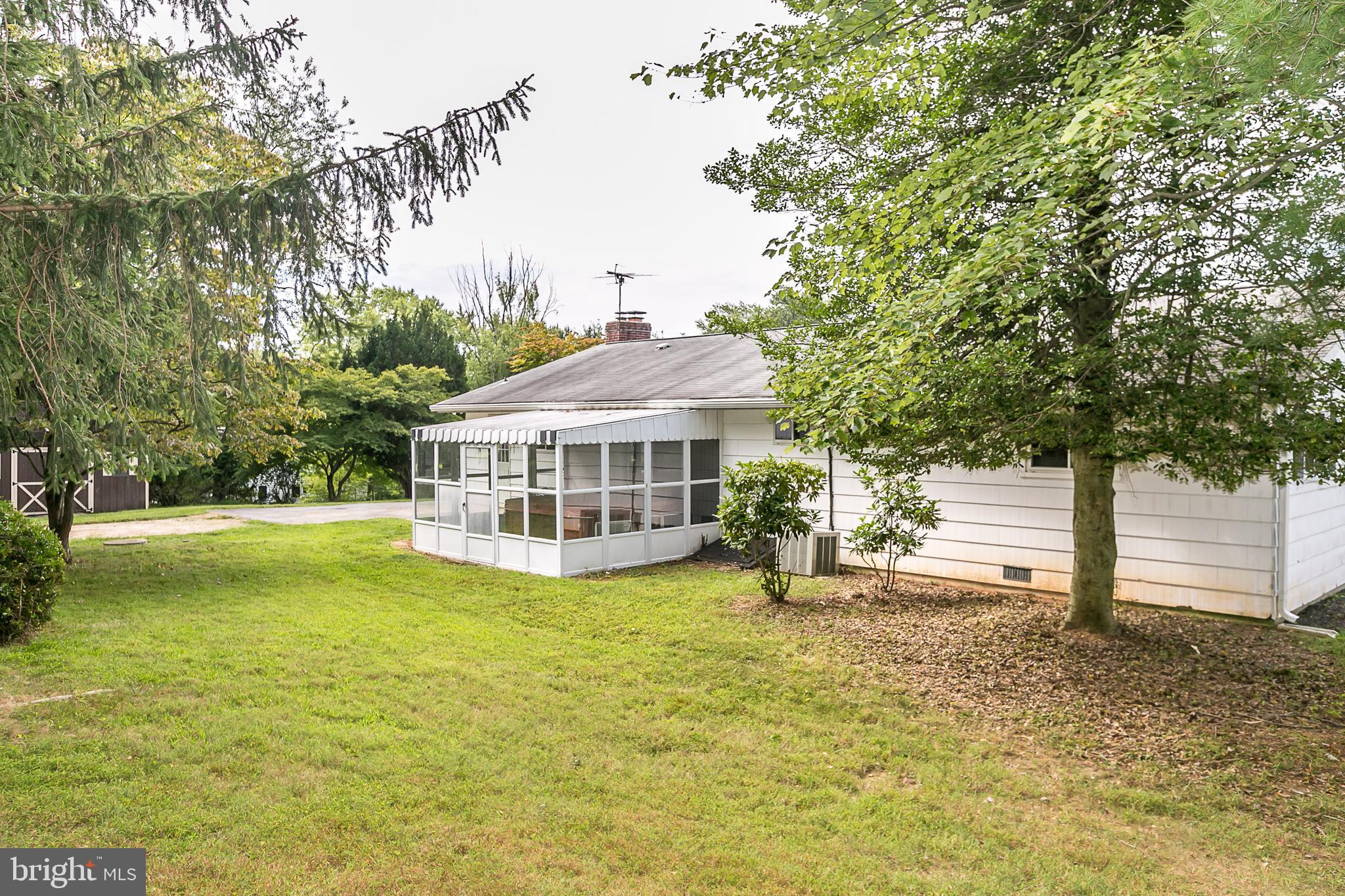 SUNNYBROOK FARMS - Residential