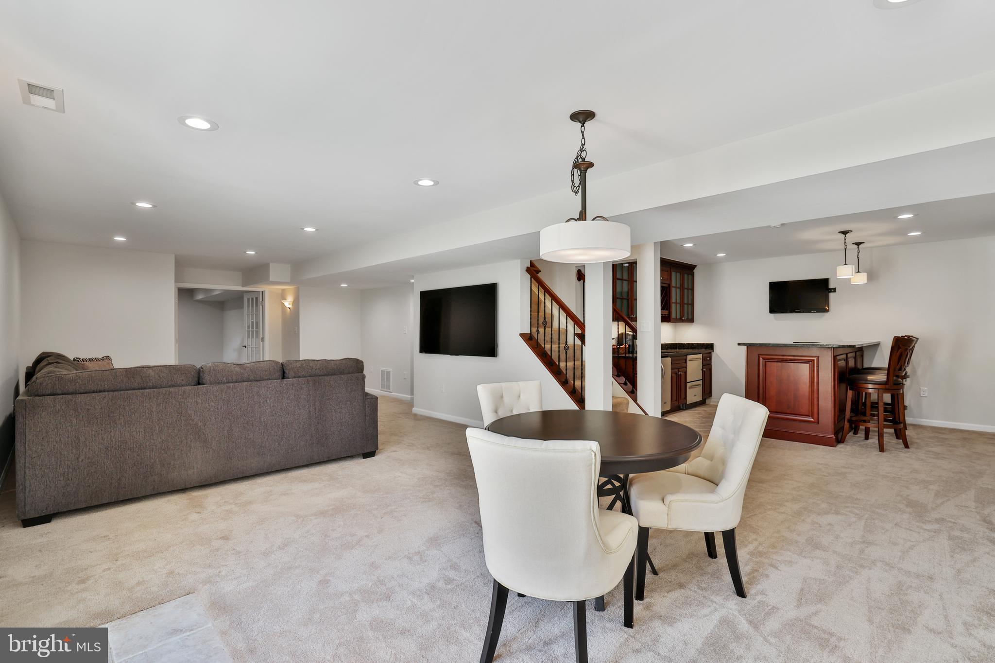 ASHBROOK VILLAGE - Residential