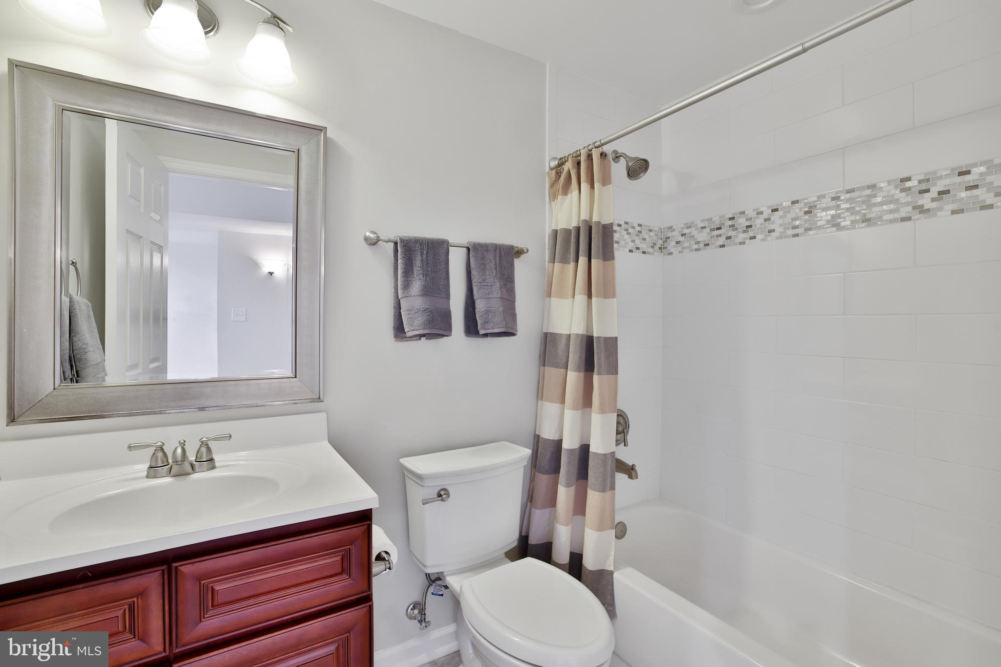 ASHBROOK VILLAGE - Residential