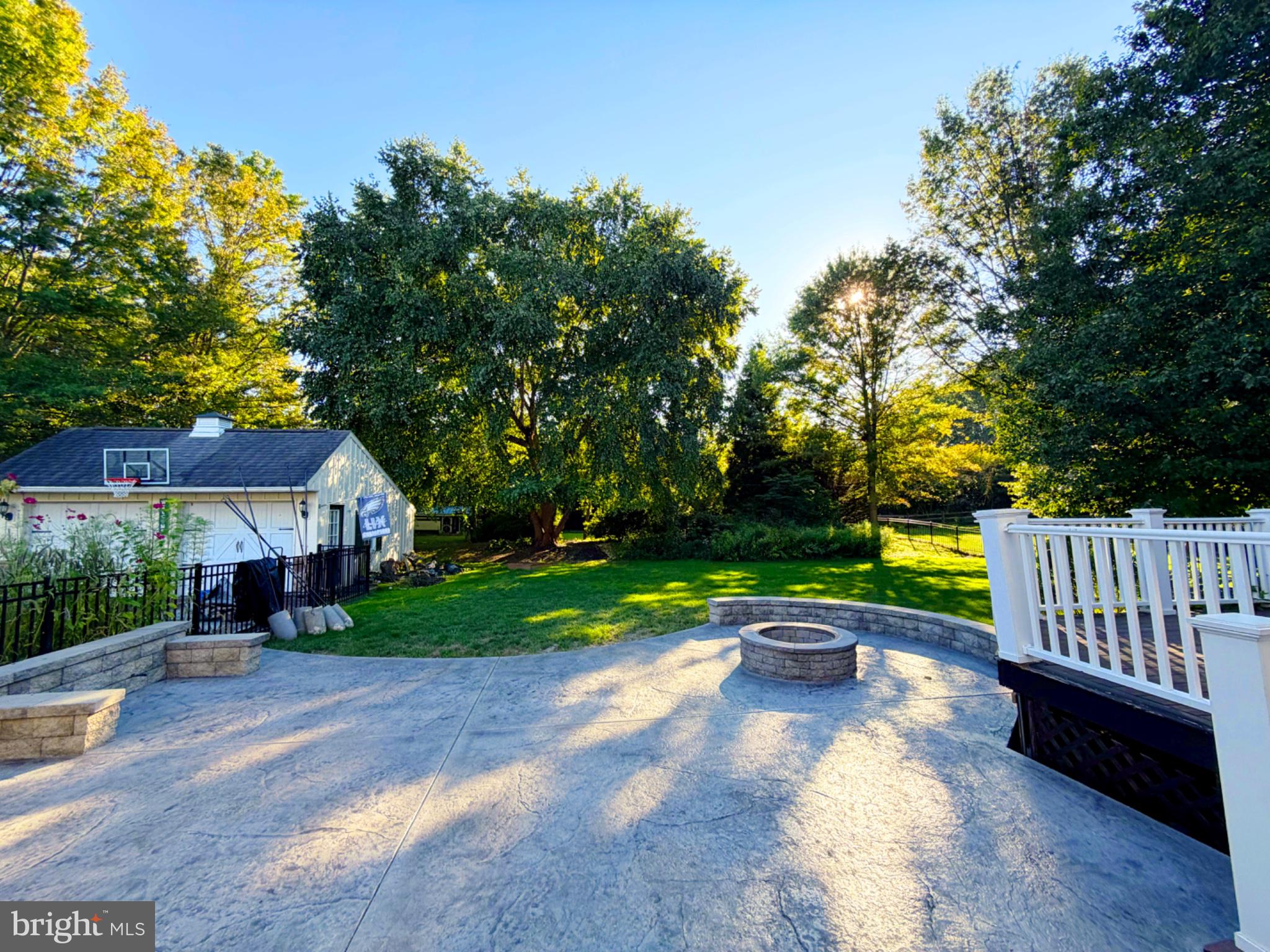 658 CARPENTERS WAY