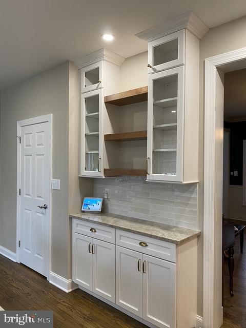 658 CARPENTERS WAY