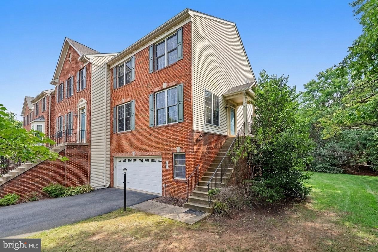 100 IVY HILLS TERRACE
