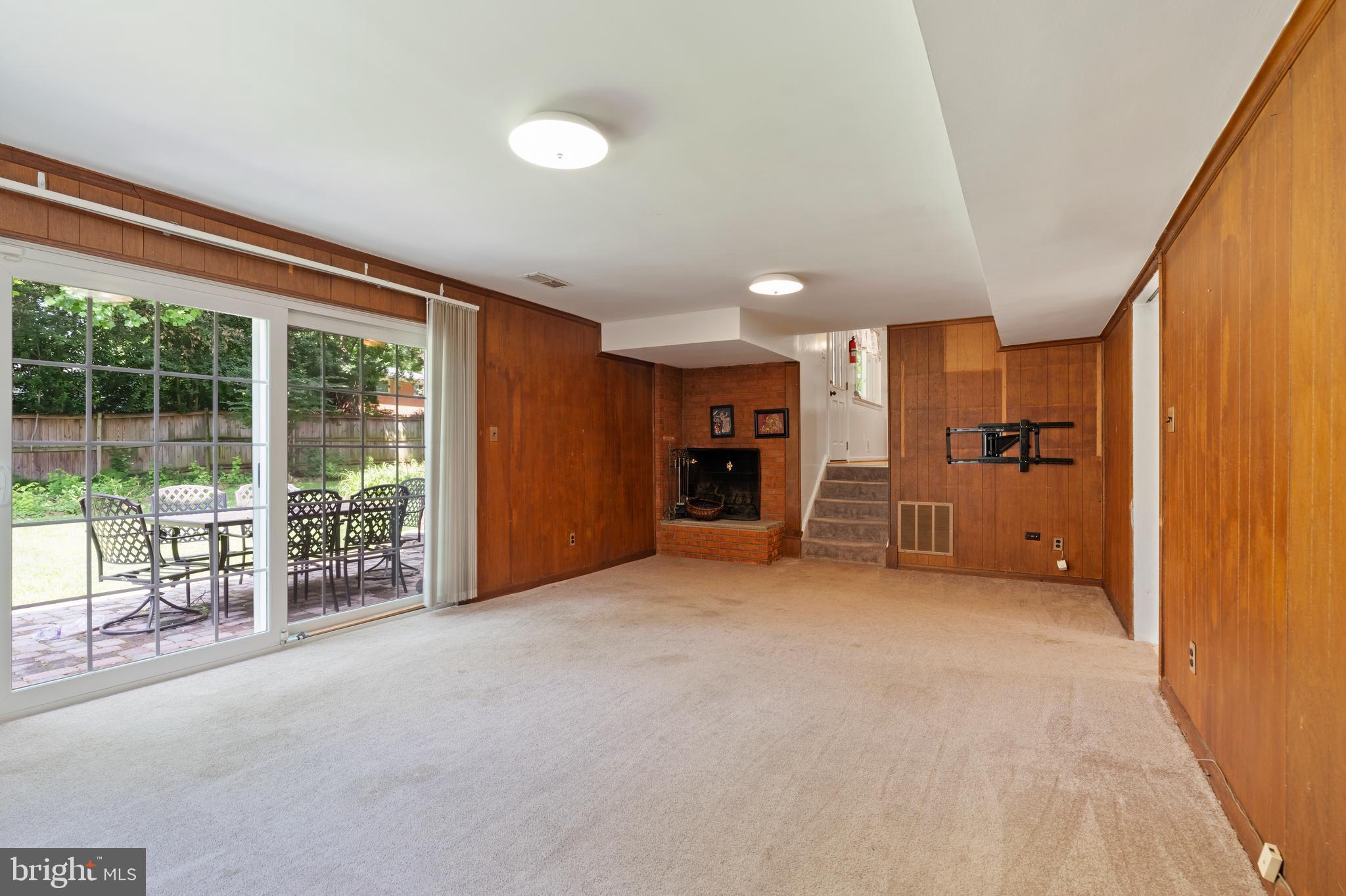 FERNWOOD - Residential Lease