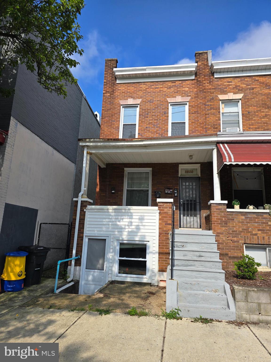 Unit #2 is the top unit in the property. The rental amount includes utilities. The approximate sq footage is about 800 sq ft. The kitchen is a spacious eat in kitchen offering city views. This is a 1 bedroom and 1 bath unit close to the Avenue and many shops and restaurants.