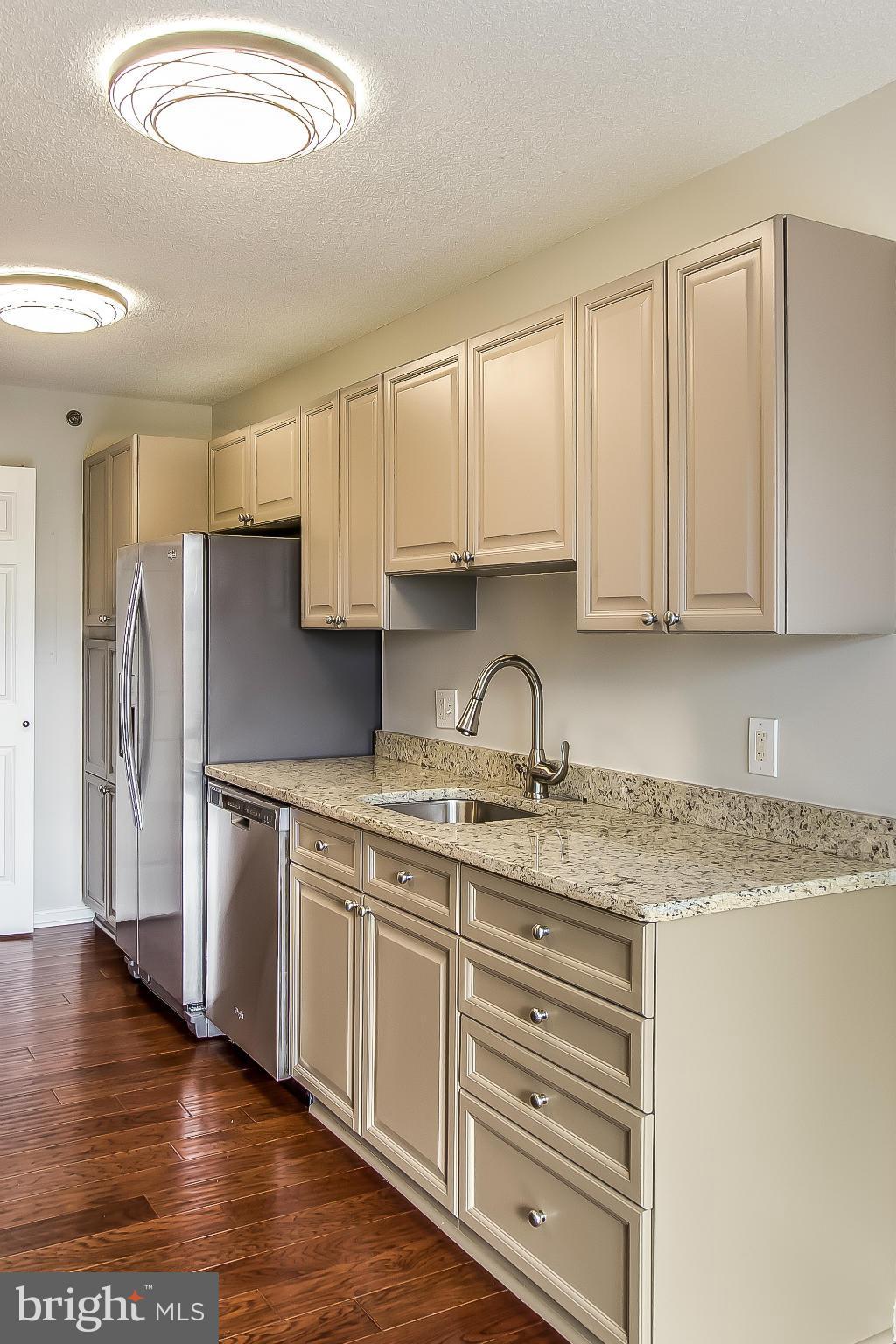 LANSDOWNE WOODS LEISURE WORLD - Residential