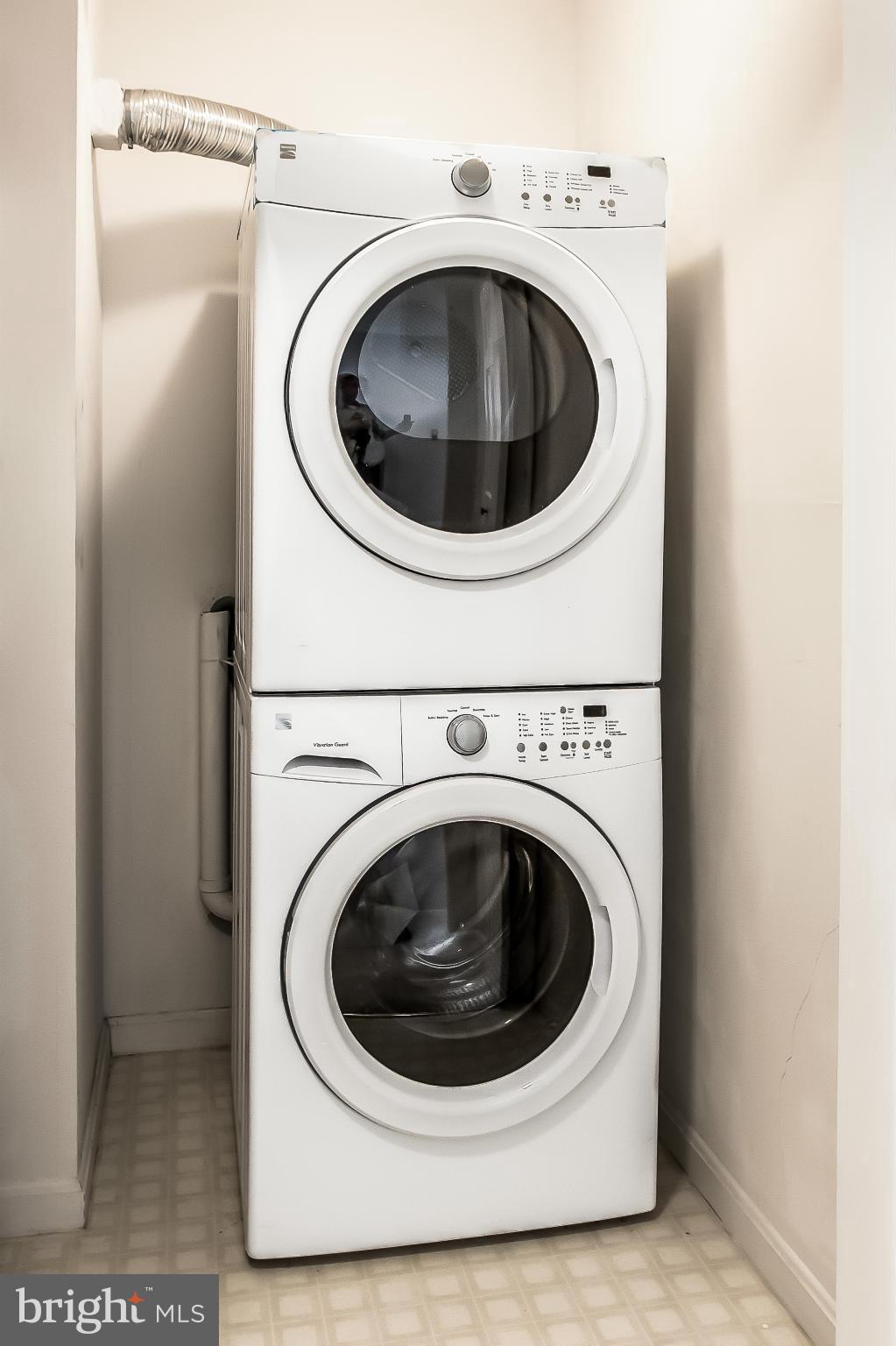 LANSDOWNE WOODS LEISURE WORLD - Residential