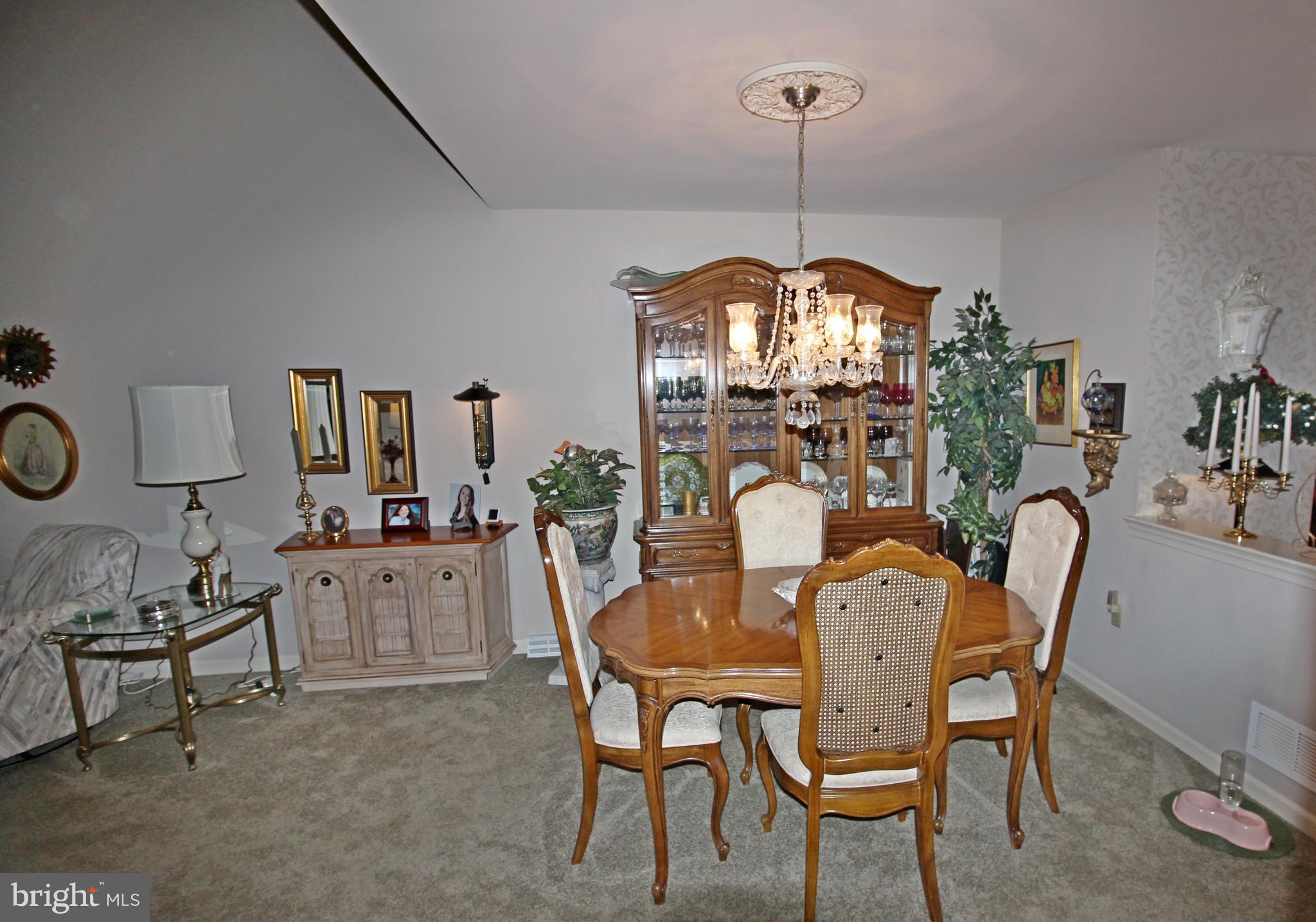 WINDSOR GARDENS - Residential