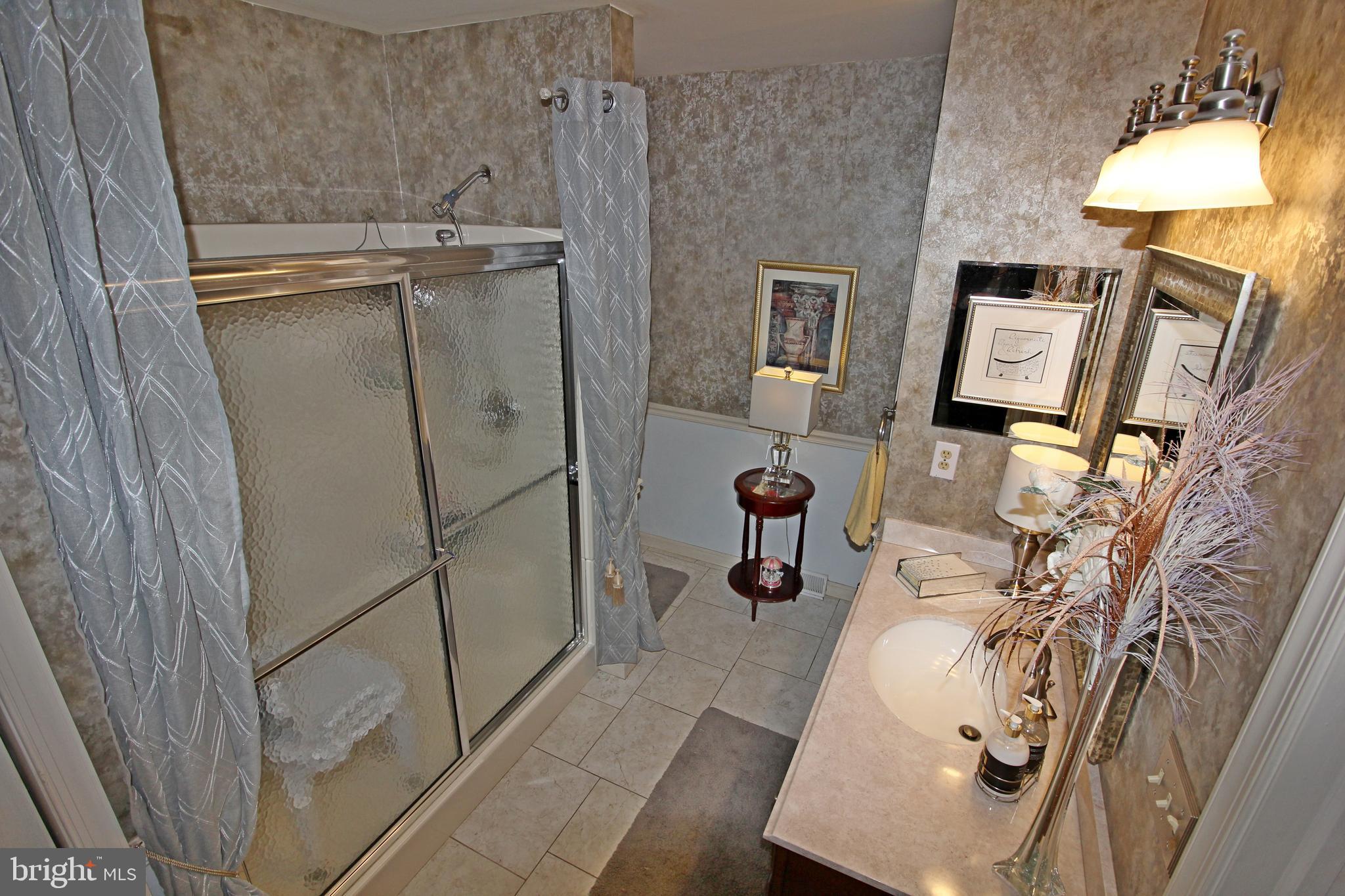 WINDSOR GARDENS - Residential