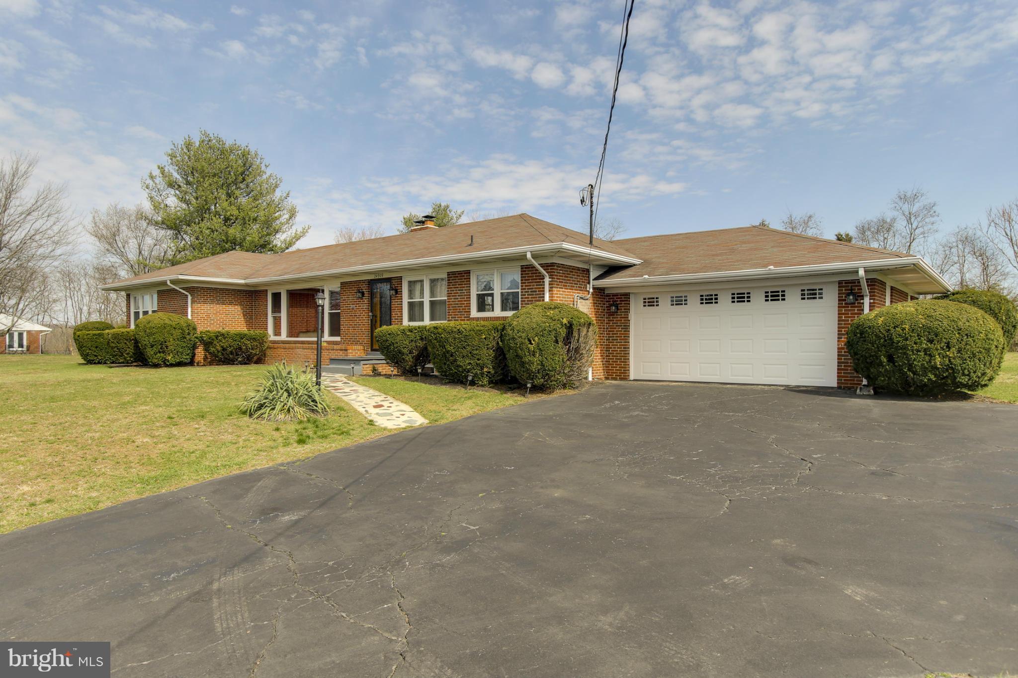 DAMASCUS OUTSIDE - Residential