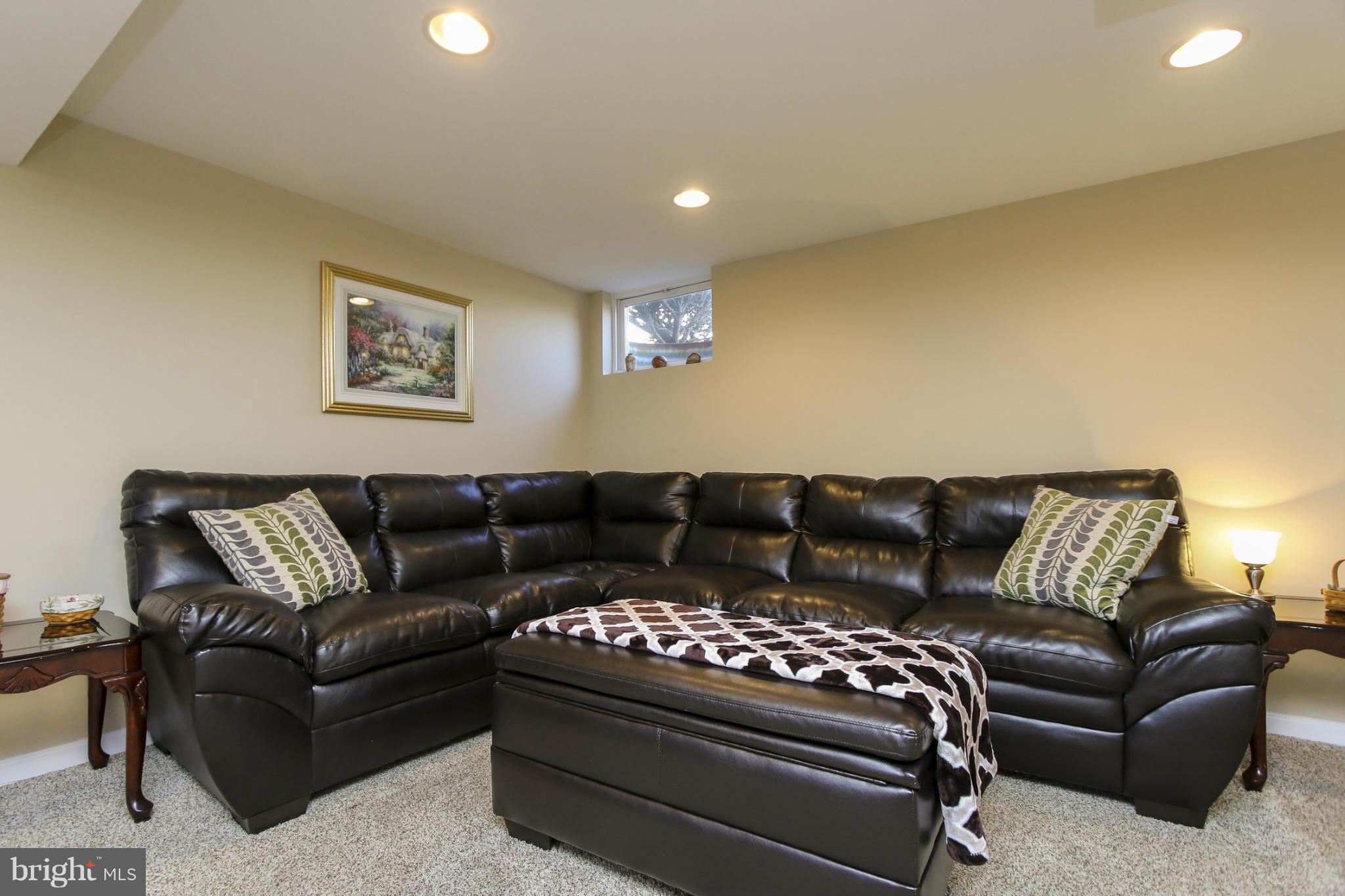 DAMASCUS OUTSIDE - Residential