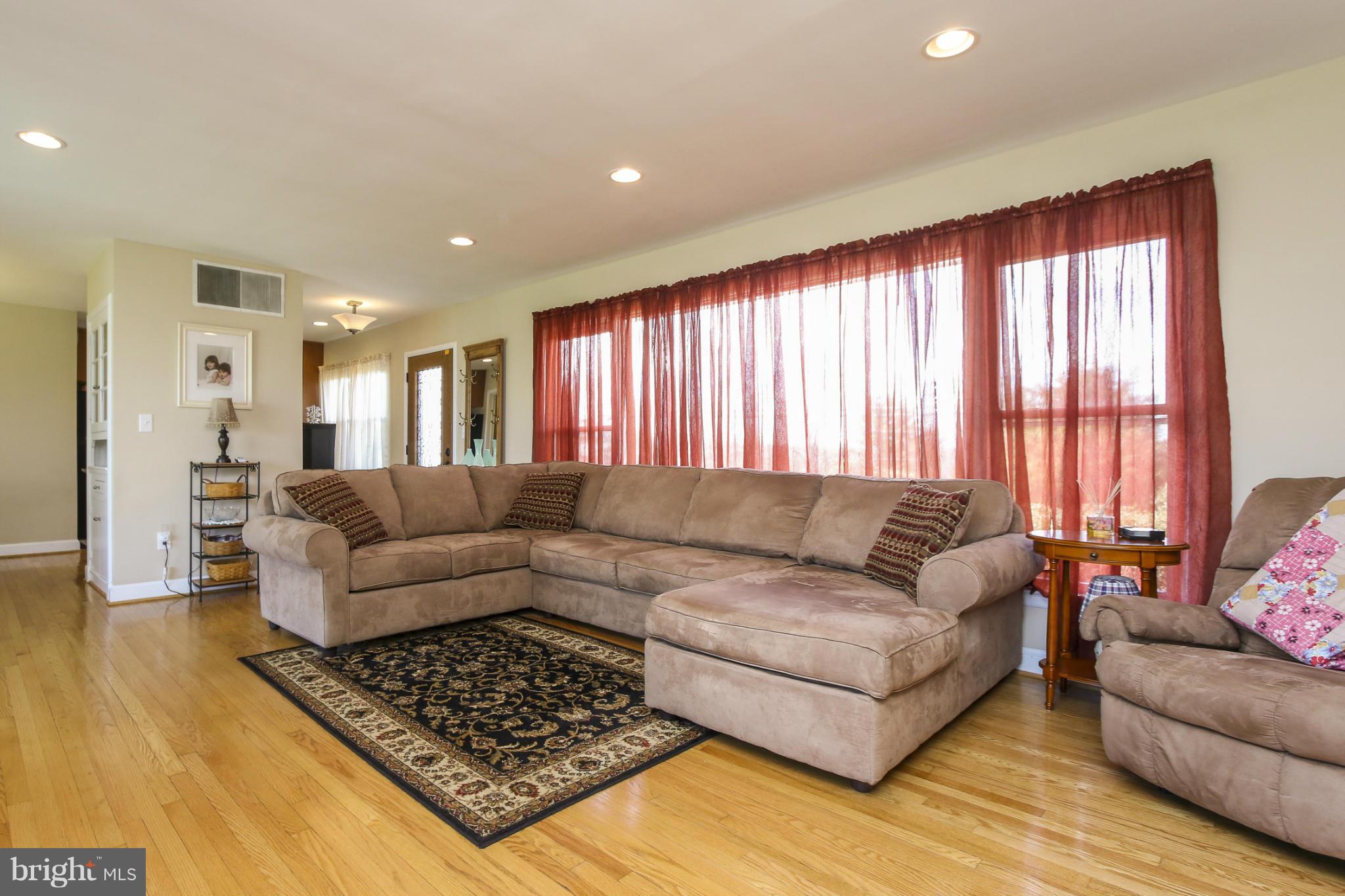 DAMASCUS OUTSIDE - Residential