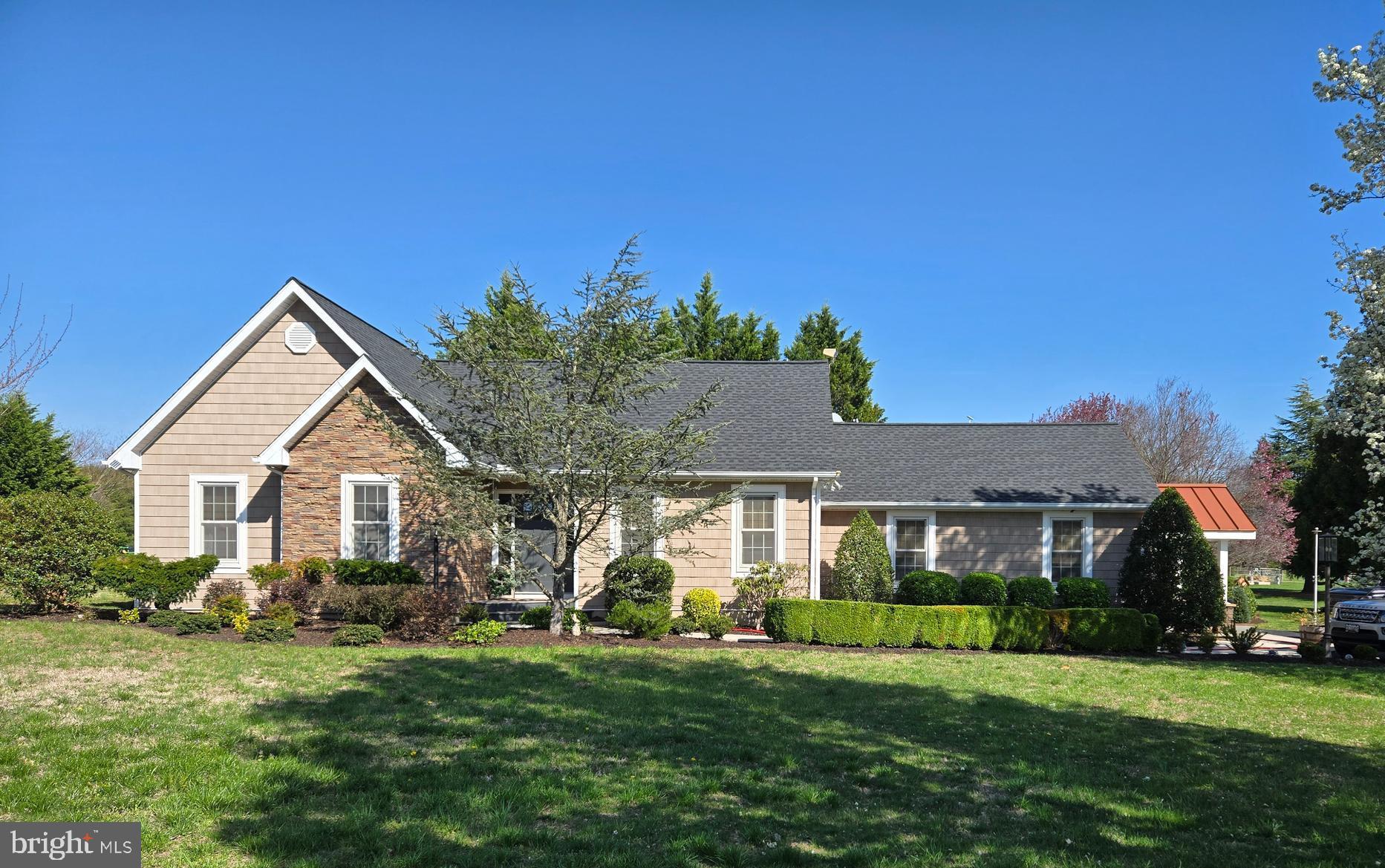 4 Bedrm, 2.5 baths main house. (4th Bedroom is Owner's Option) What was the formal living room shown as home gym could be 4th Bedroom since there is Family room and rec room) Owners suite has walk in closet, updated and upgraded Bath. Kitchen has new upgraded appliances, vaulted ceiling and hard surface counter tops, island and spacious table area, beautiful stained glass window. Fencing with play area for the dogs or the children. Outdoor kitchen and pool house with half bath. Detached oversized garage with studio above. patio pool surround with outdoor fireplace. Pool Pool 12 x 25. Pool lite changes colors. All three structures have tankless water heaters. Roof 2003, Main house NEW HVAC installed two months ago. recessed light along with cove lighting in several rooms.
Tax records S.F. not correct. Main house approx. 2500 sf.