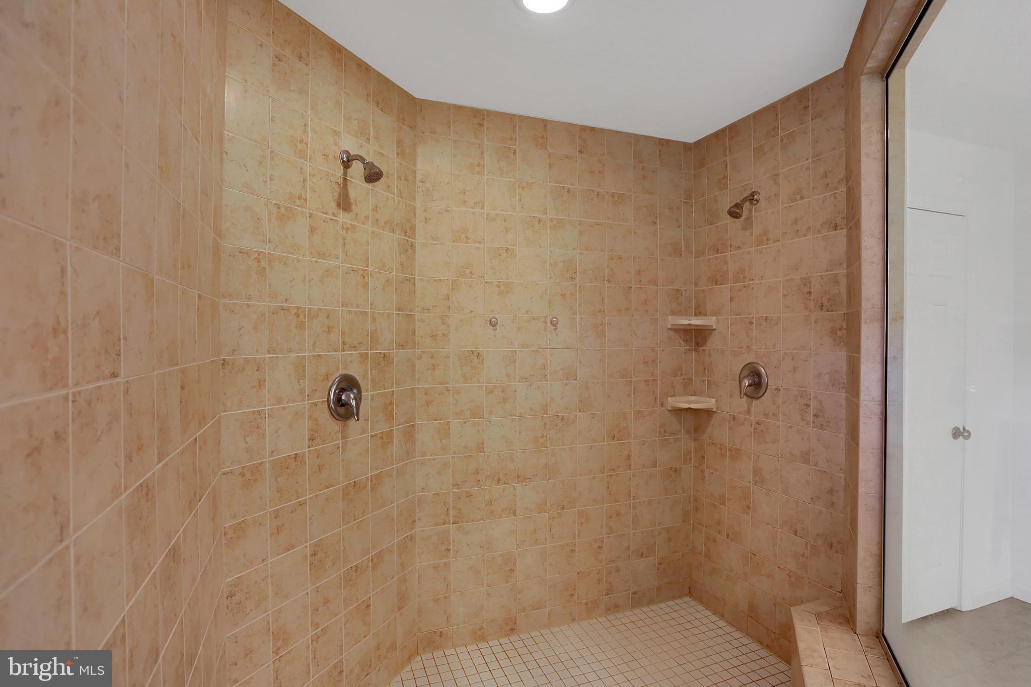 FOXWOOD - Residential