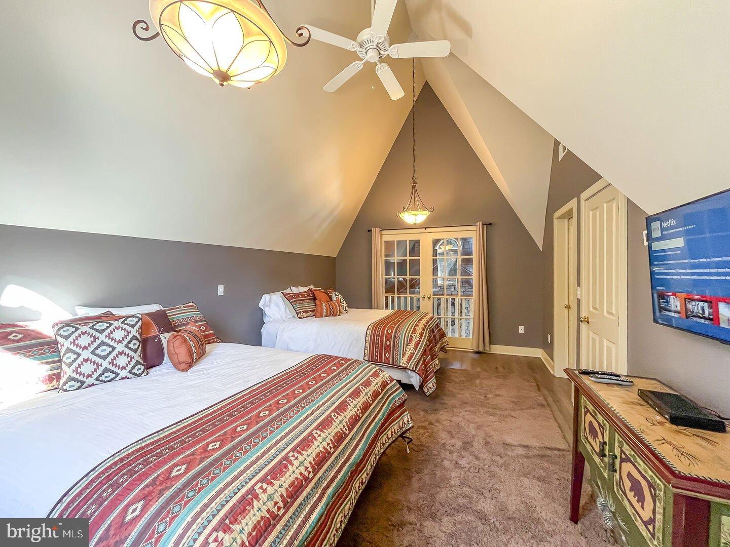 BOULDER RIDGE - Residential