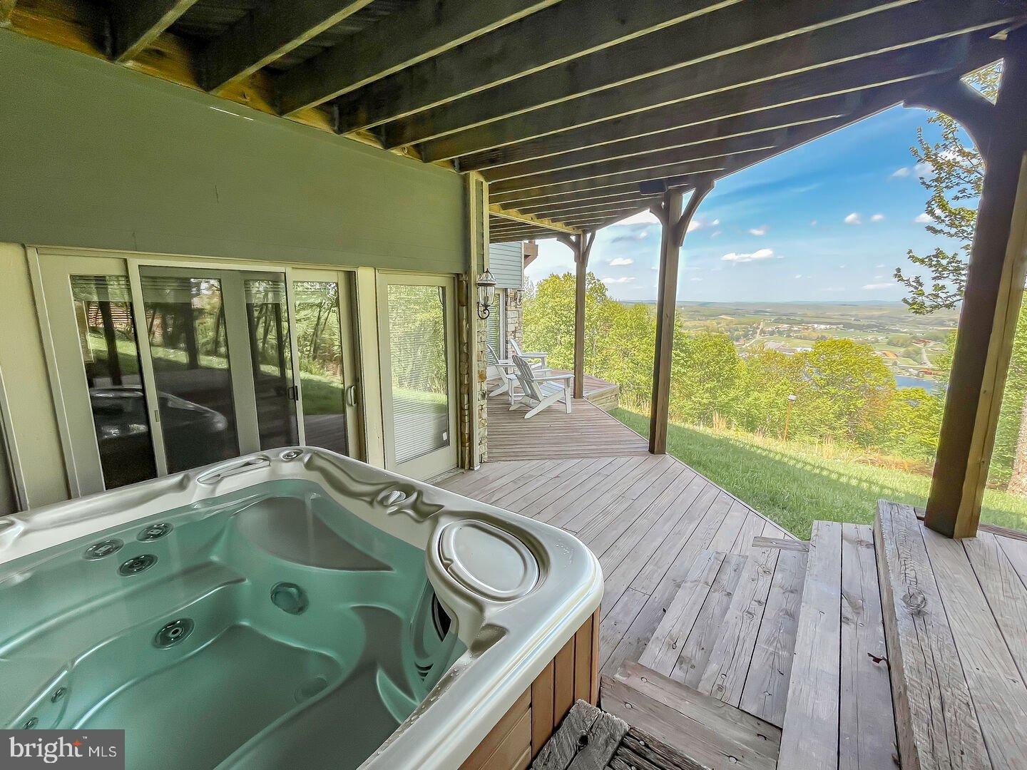 BOULDER RIDGE - Residential