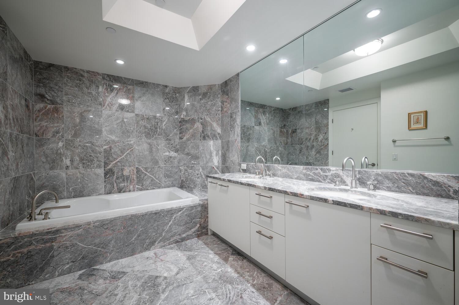 ROSSLYN - Residential