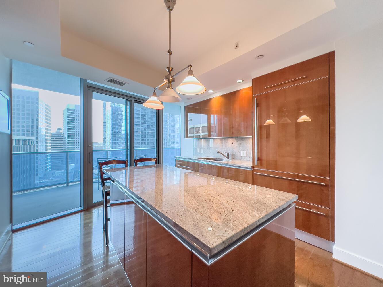 ROSSLYN - Residential