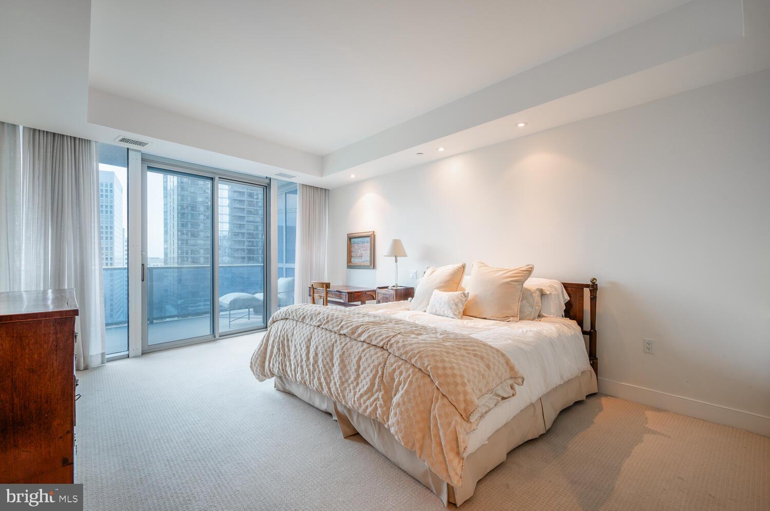 ROSSLYN - Residential