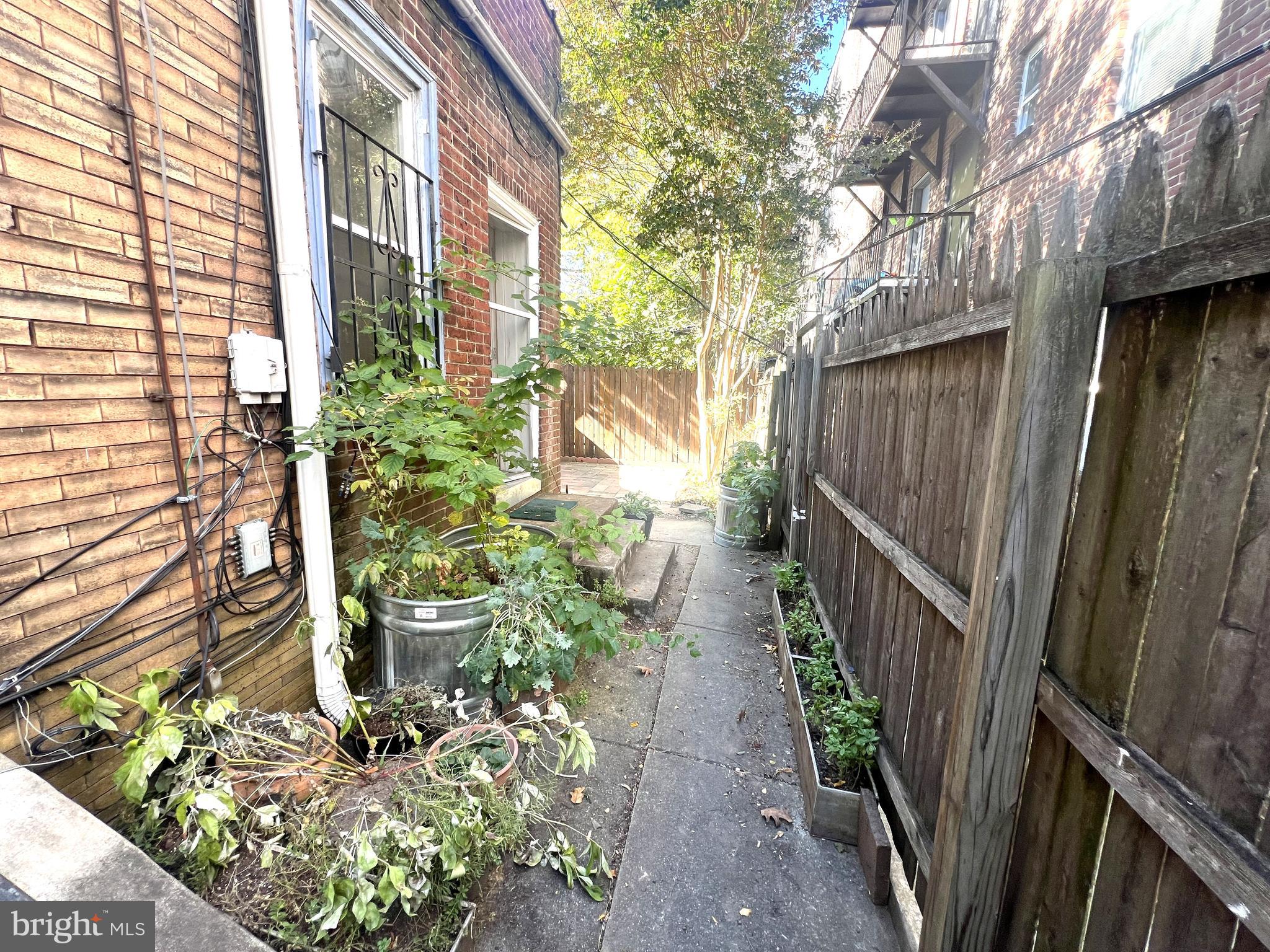 SPRUCE HILL - Residential Lease