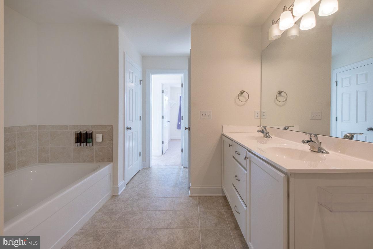 VILLAGE GREENE - Residential