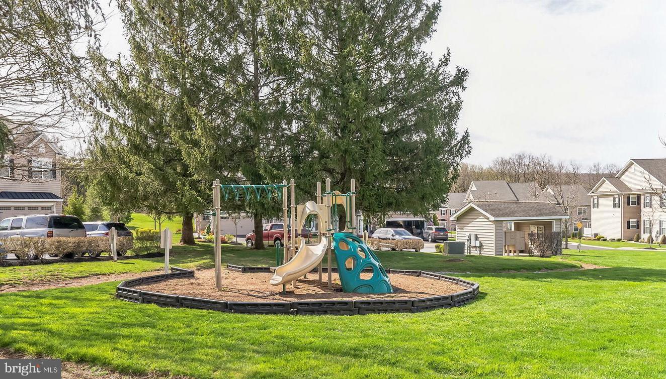 VILLAGE GREENE - Residential